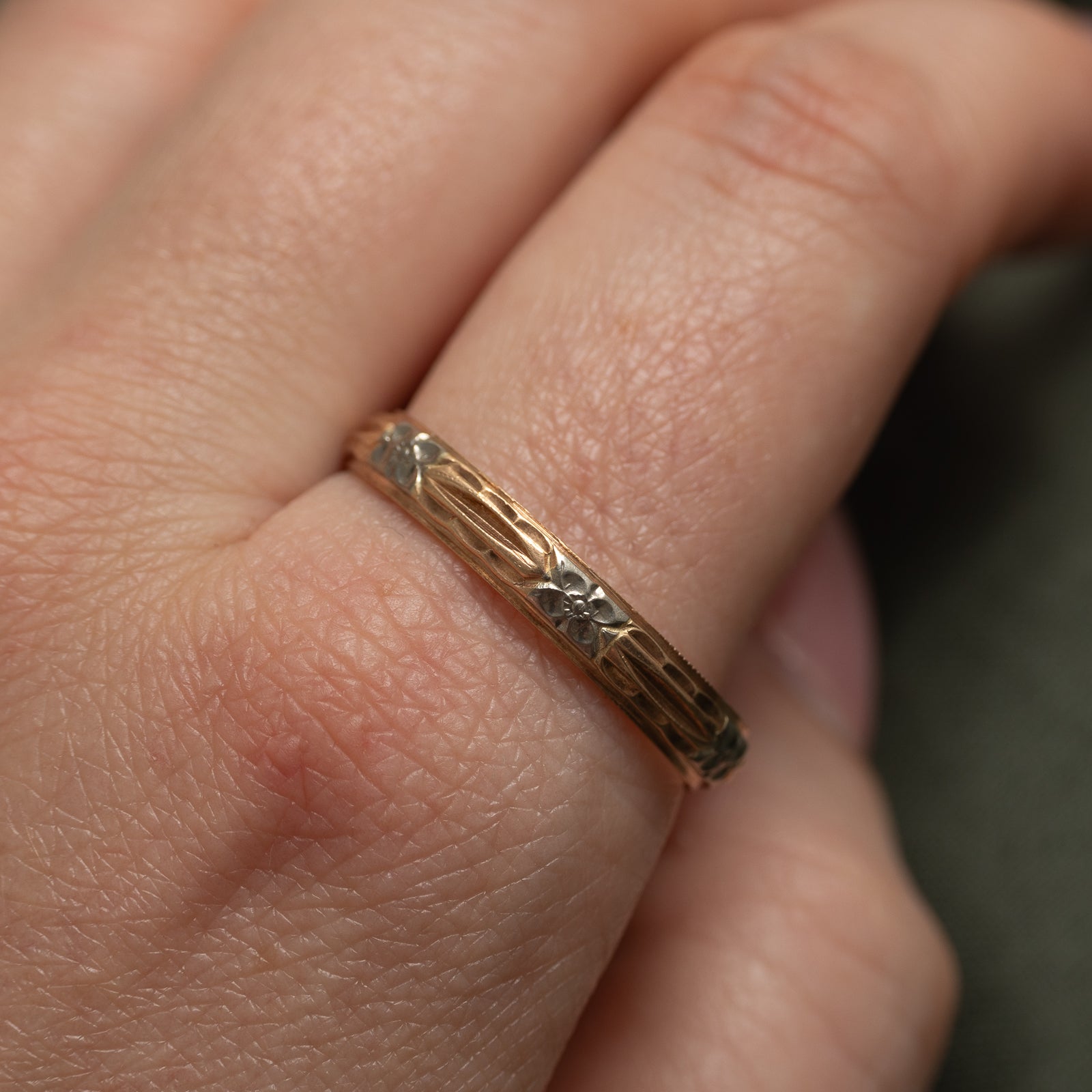 10k Two Tone Gold Floral Band | 3.75mm | SZ 13