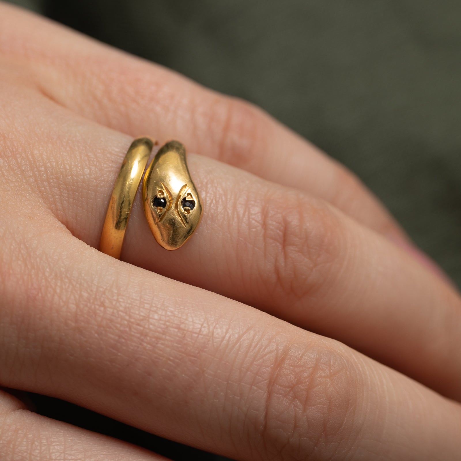 Vintage Italian Sapphire Snake Ring | 0.02ctw | SZ 6.25