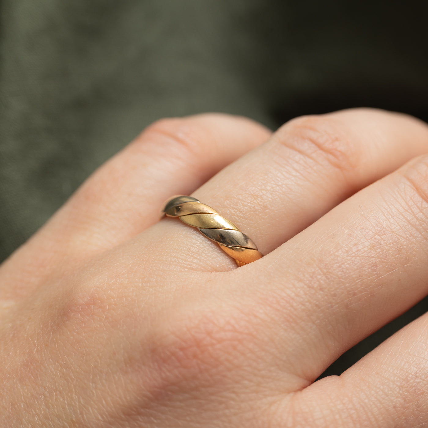 18k Tri Toned Gold Twisted Ring | SZ 7.75