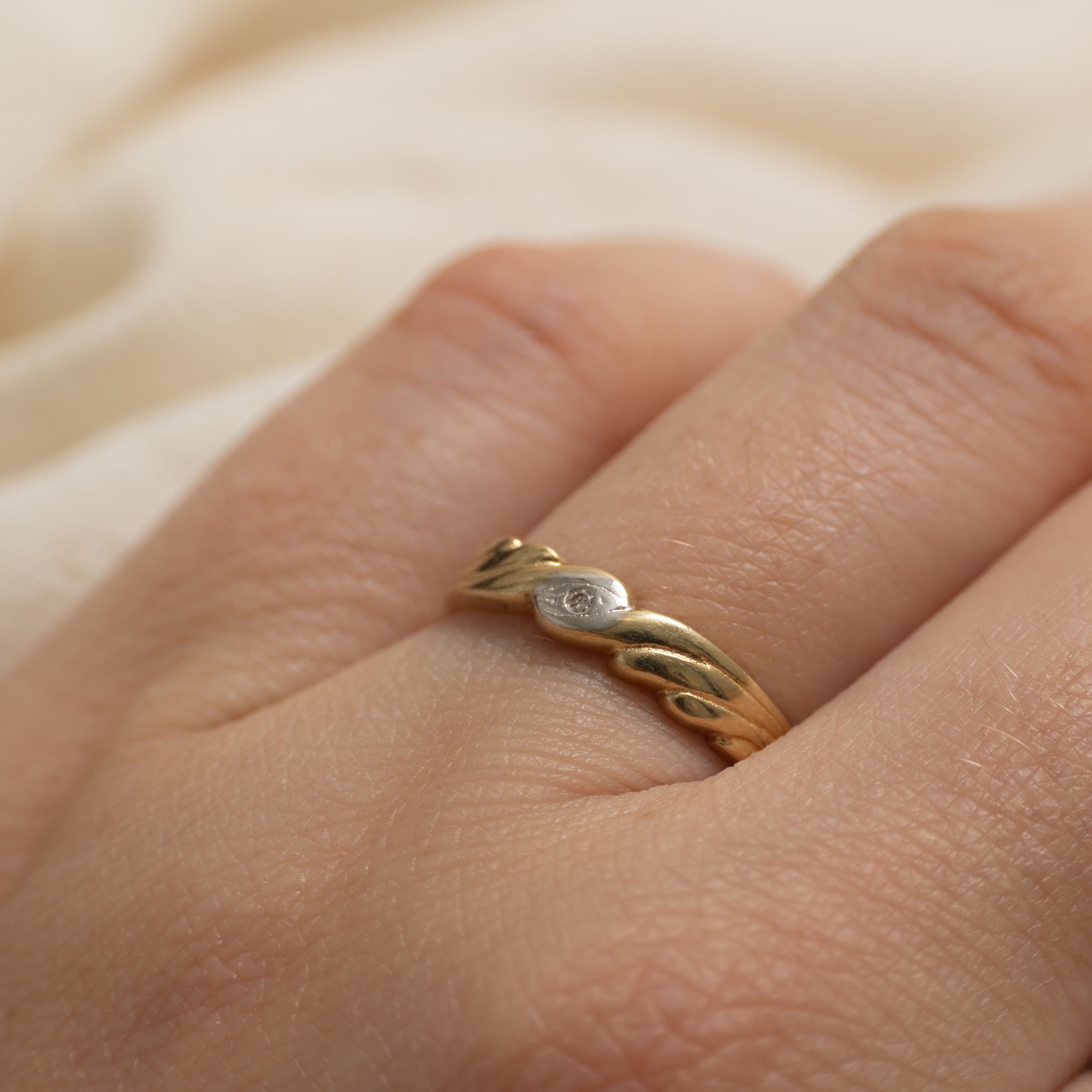 Two Tone Diamond Grooved Ring | SZ 6.5