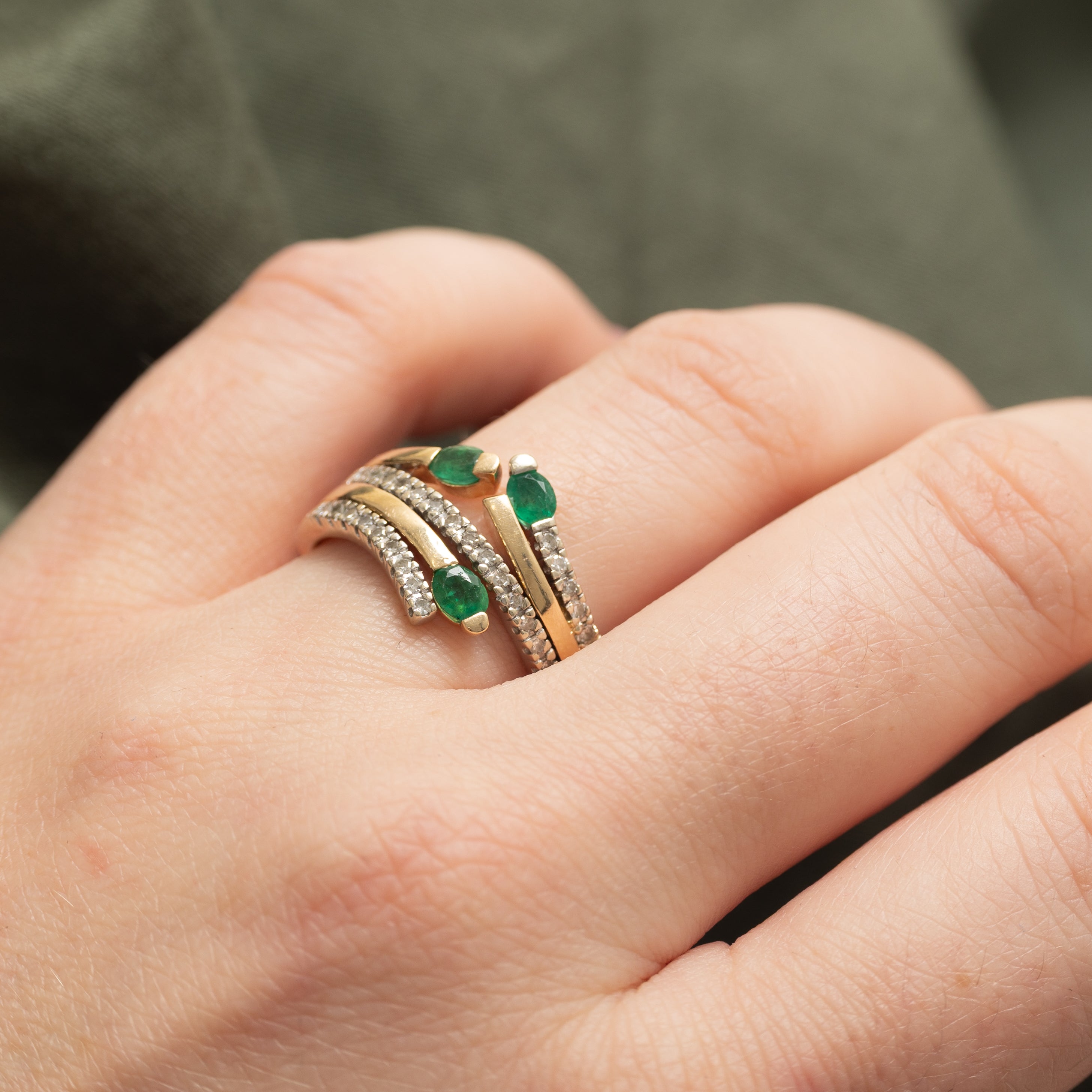 Bague sertie d'émeraudes et de diamants en couches | 0,07 ct | Taille 7,5 |