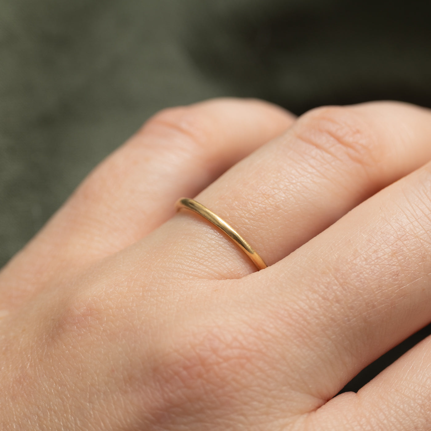 18k White Gold Thin Band | SZ 6.75