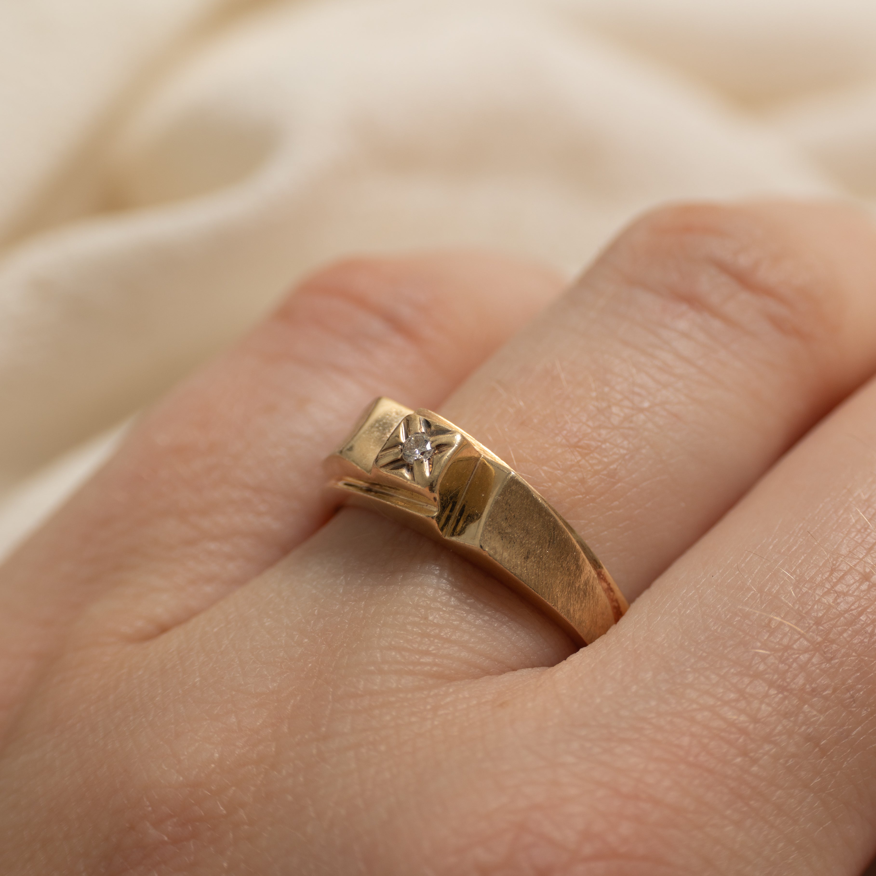 10k Diamond Textured Geometric Ring | SZ 7.5