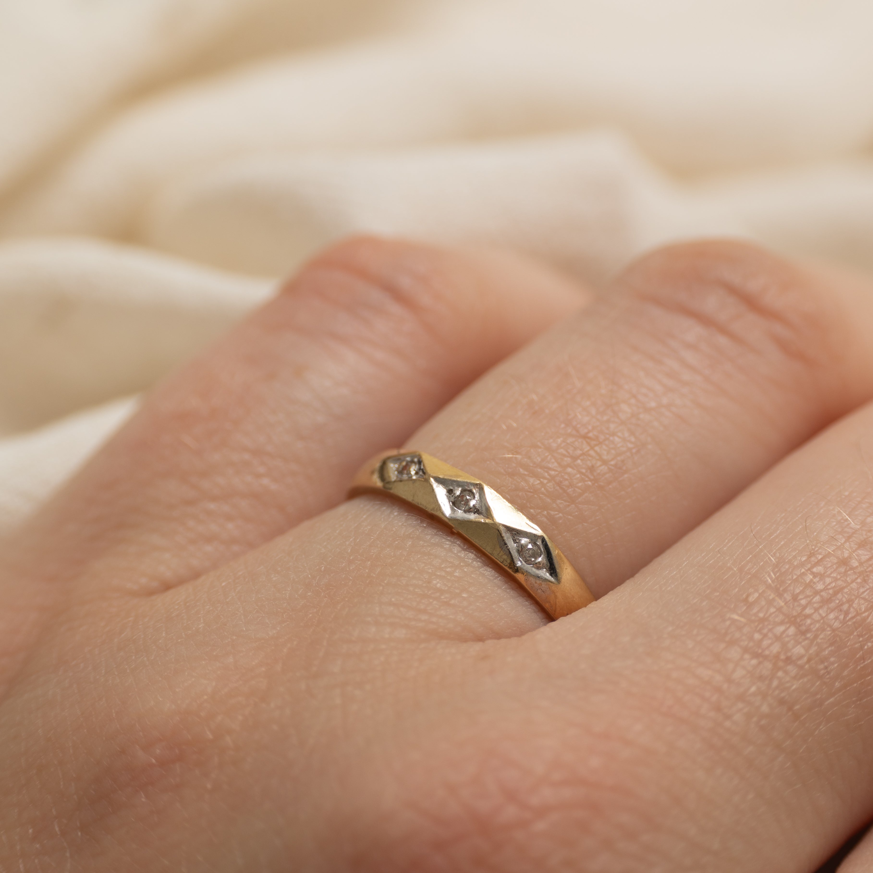 10k Diamond with Diamond Cut Texture Ring | SZ 5.75