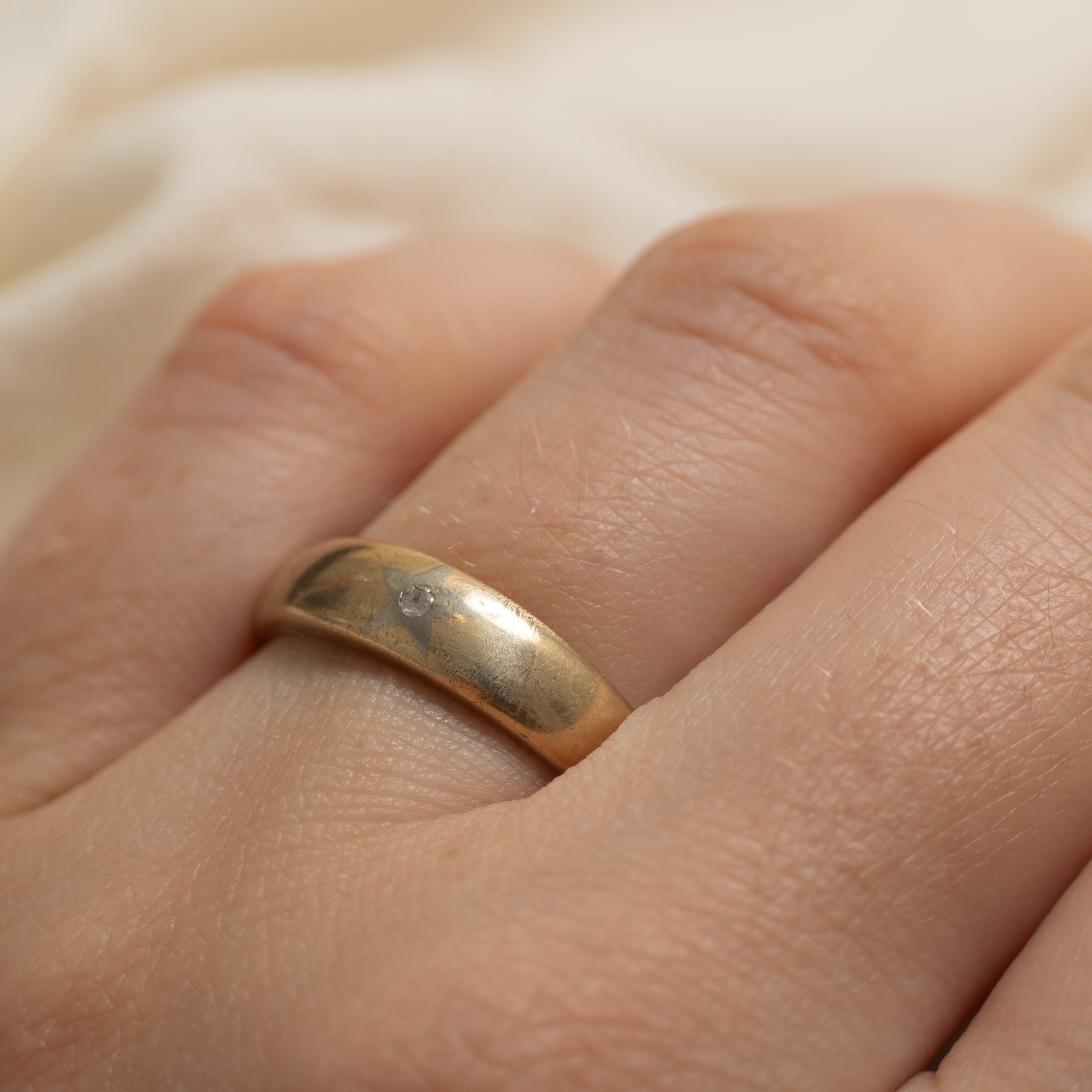 Two Tone Diamond Star Dome Ring | SZ 8.5