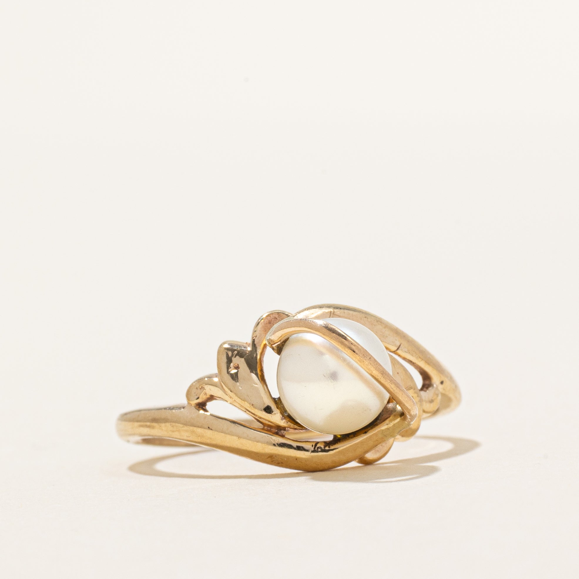 Solitaire Pearl Bypass Ring | SZ 7 |