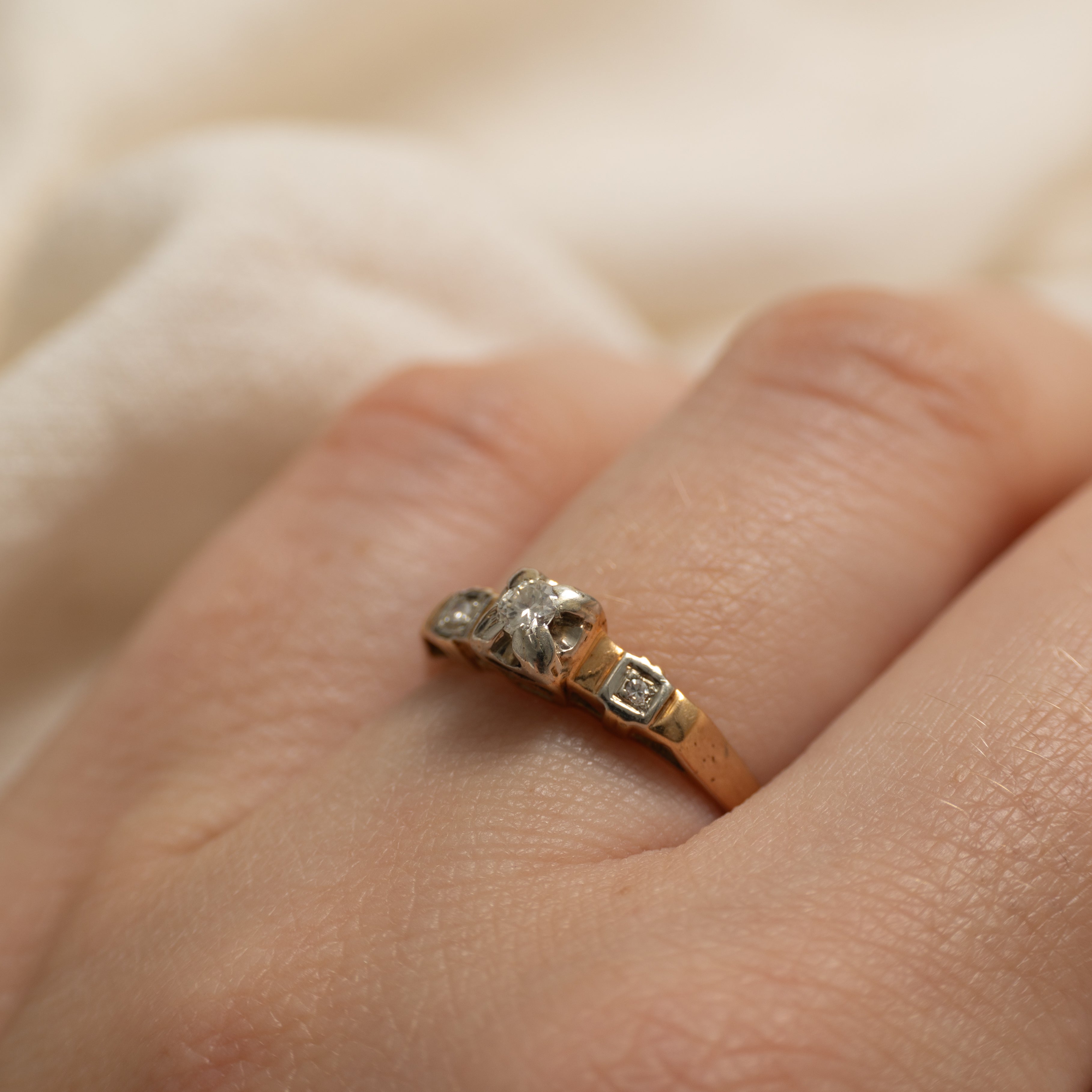 Two Tone Illusion Set Diamond Ring | SZ 5.5