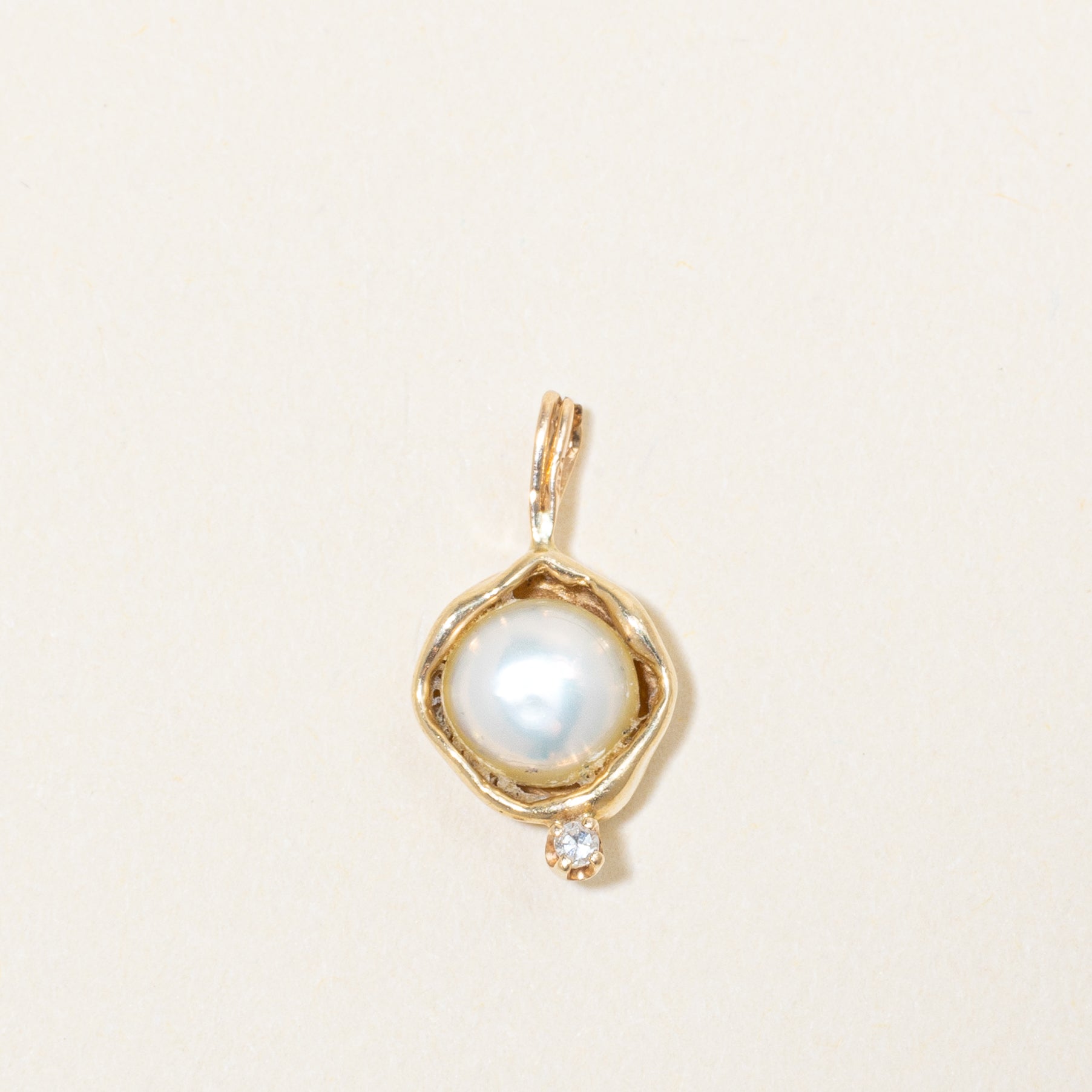 Bezel Set Pearl & Diamond Pendant | 0.005ct |