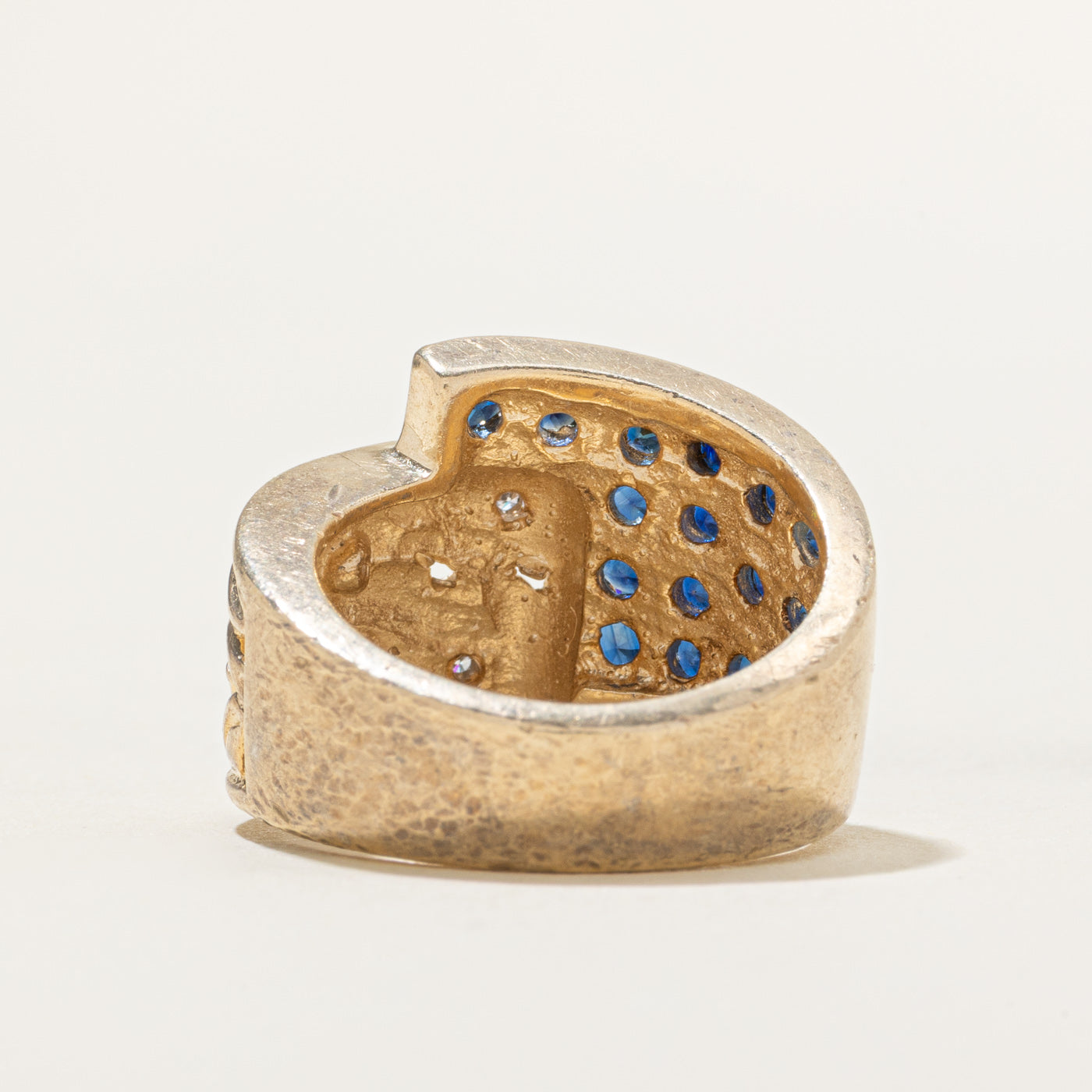 Sapphire Grid & Diamond Scattered Engraved Flower Ring | 1.10ctw, 0.04ctw | SZ 7