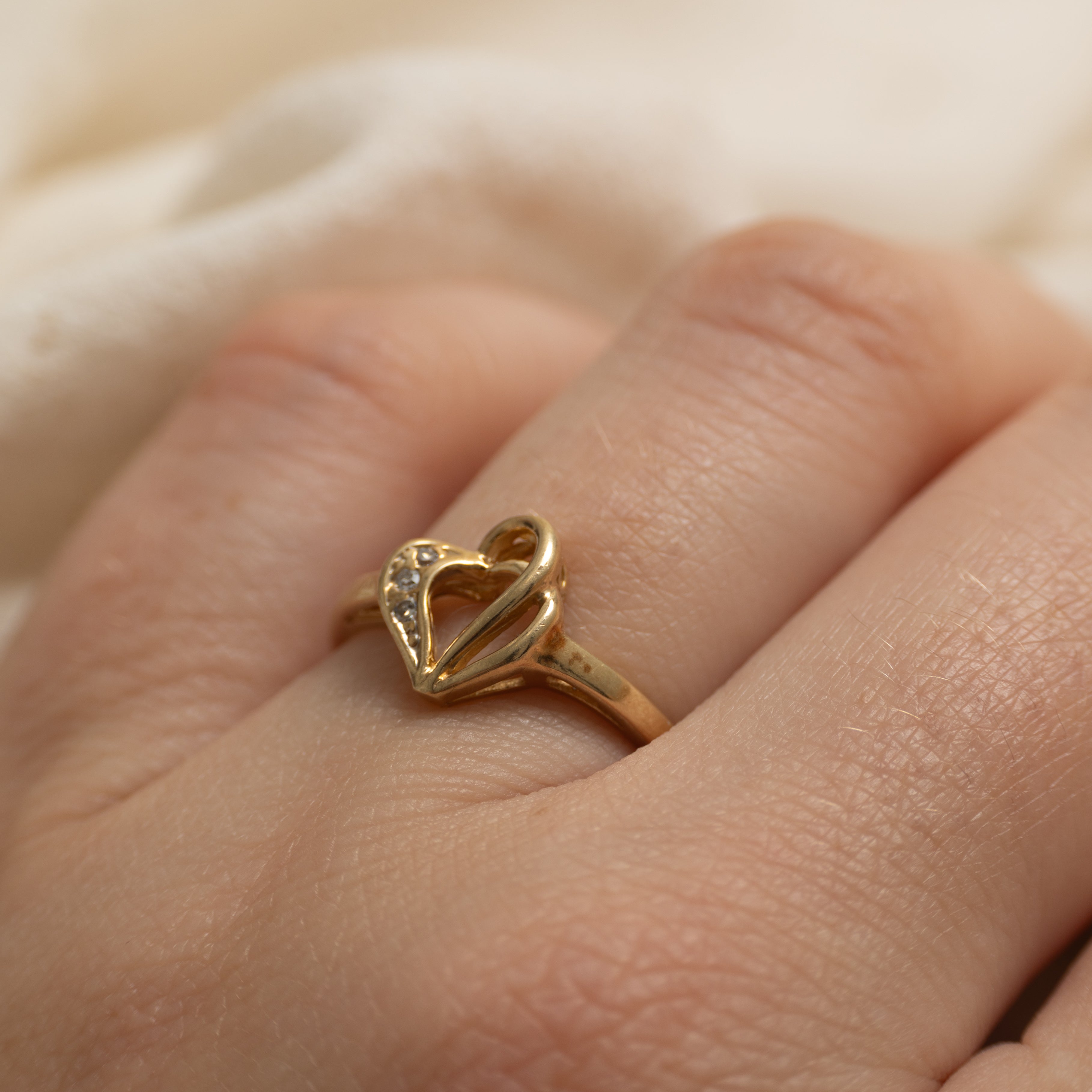 10k Diamond Accent Heart Ring | SZ 6.5