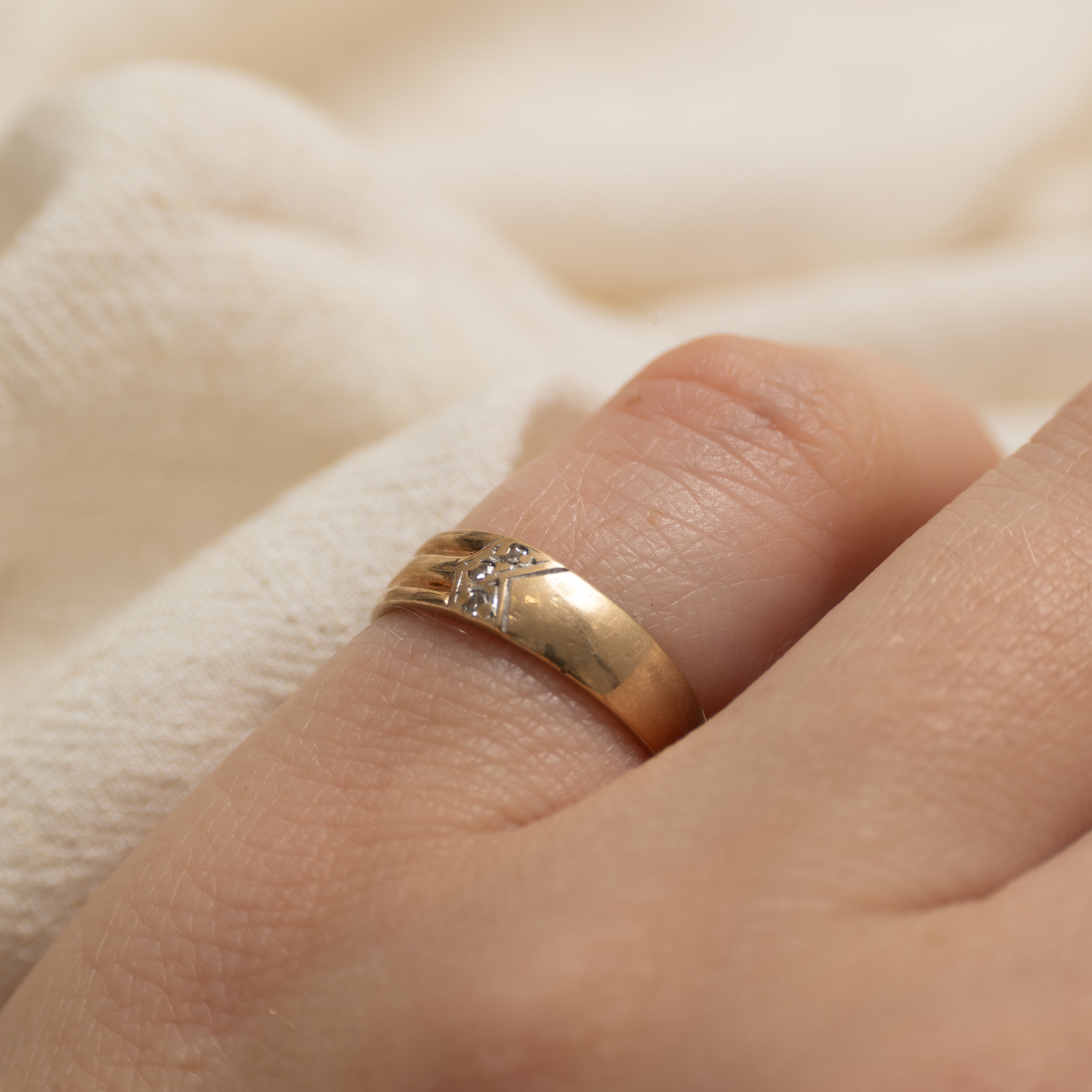 Diamond Accent Half Grooved Ring | SZ 4.25
