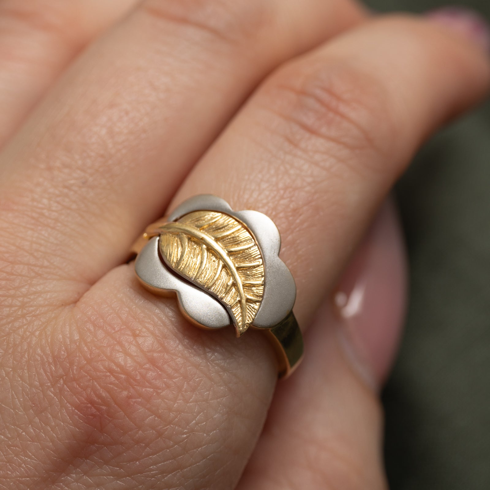 18k Two Tone Gold Engraved Leaf Ring | SZ 9.25