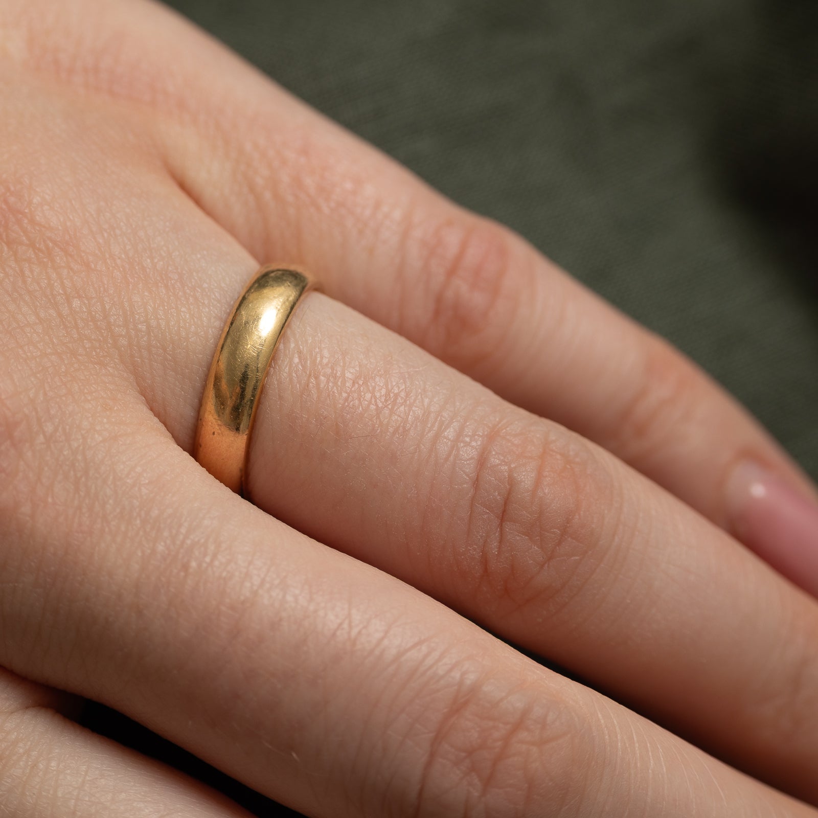 Canadian Pseudo Hallmarked 18k Yellow Gold Plain Band | SZ 6.25