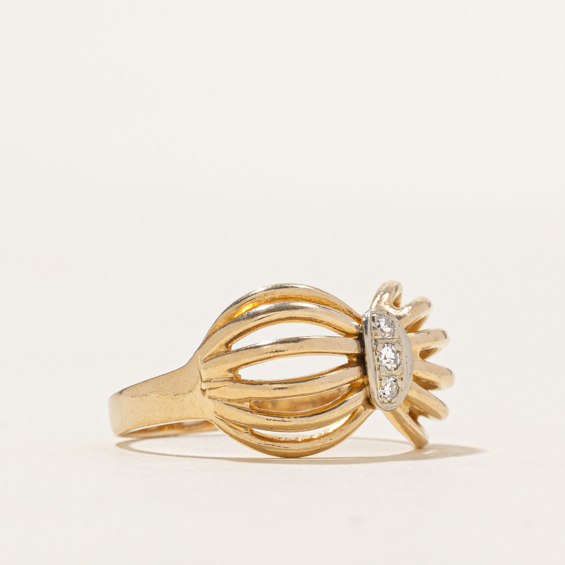 14k Diamond Openwork Twisted Ring | SZ 6