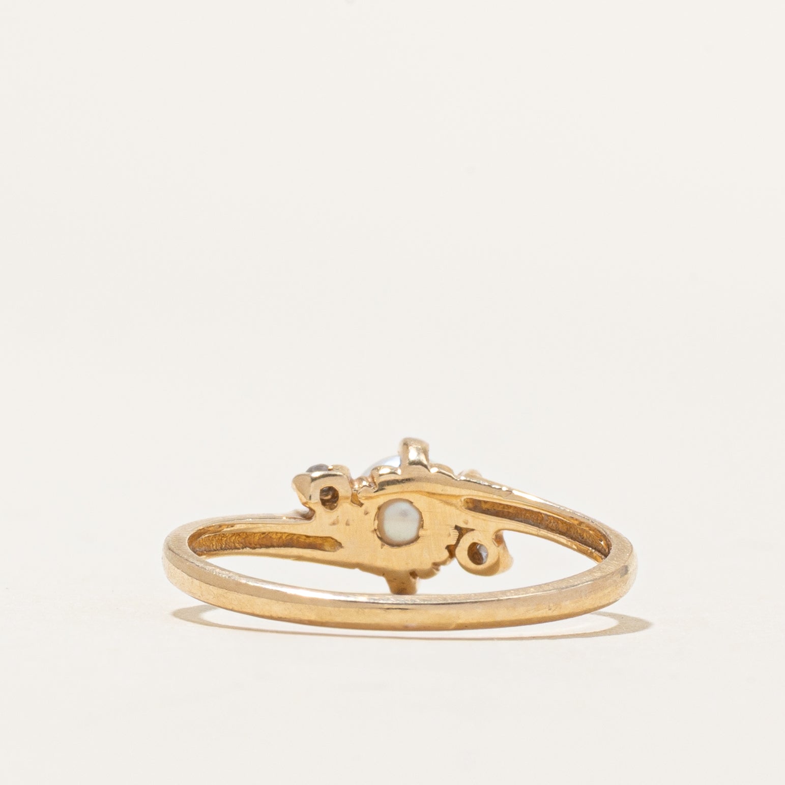 Bague croisée perle et diamant | 0,01 ct | Taille 5,75