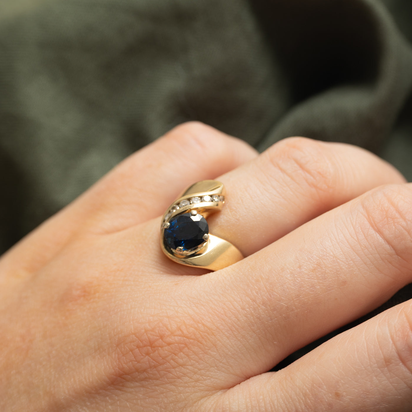 Oval Cut Sapphire & Diamond Abstract Ring | 1.90ct, 0.25ct | SZ 5.5