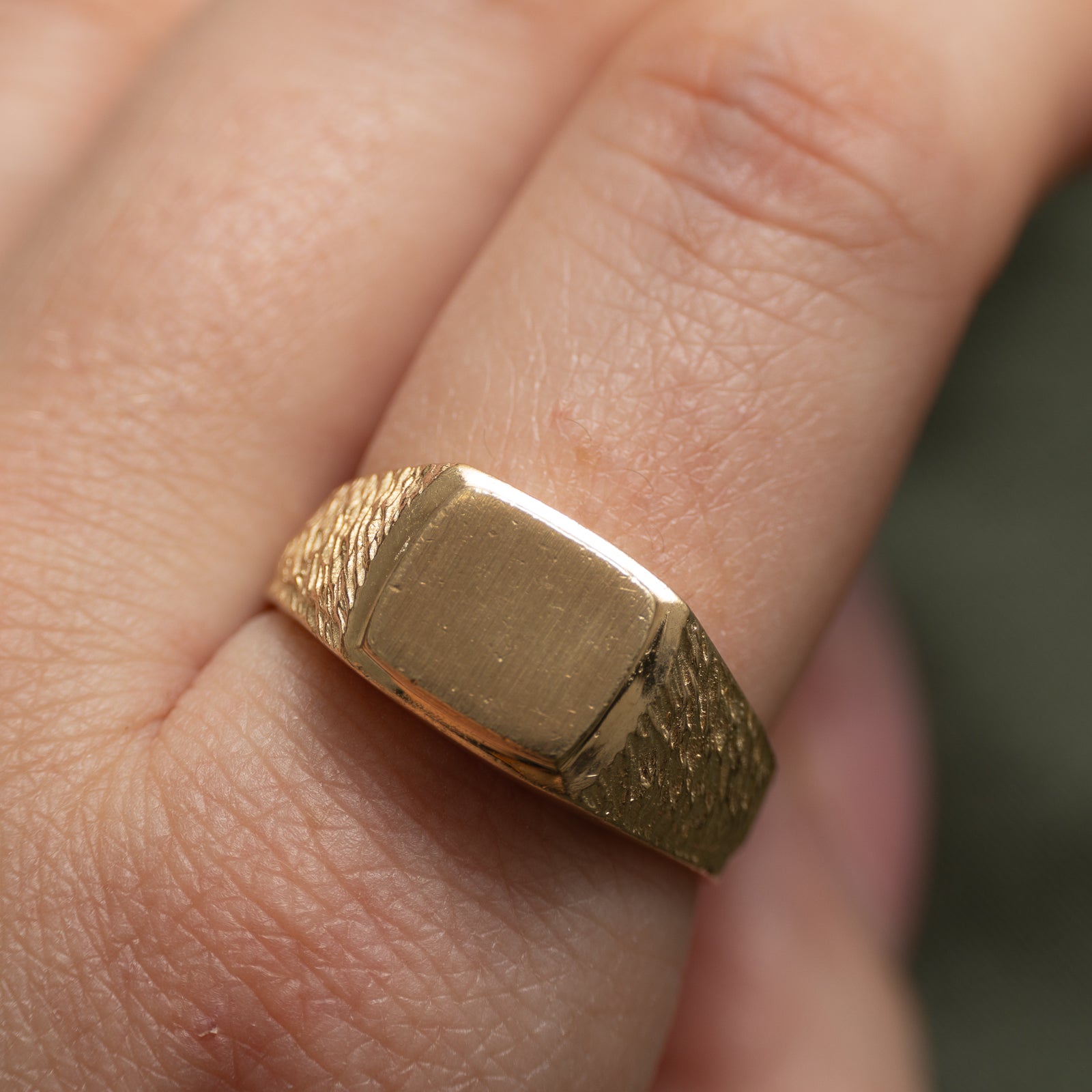 10k Yellow Gold Textured Signet Ring | SZ 10