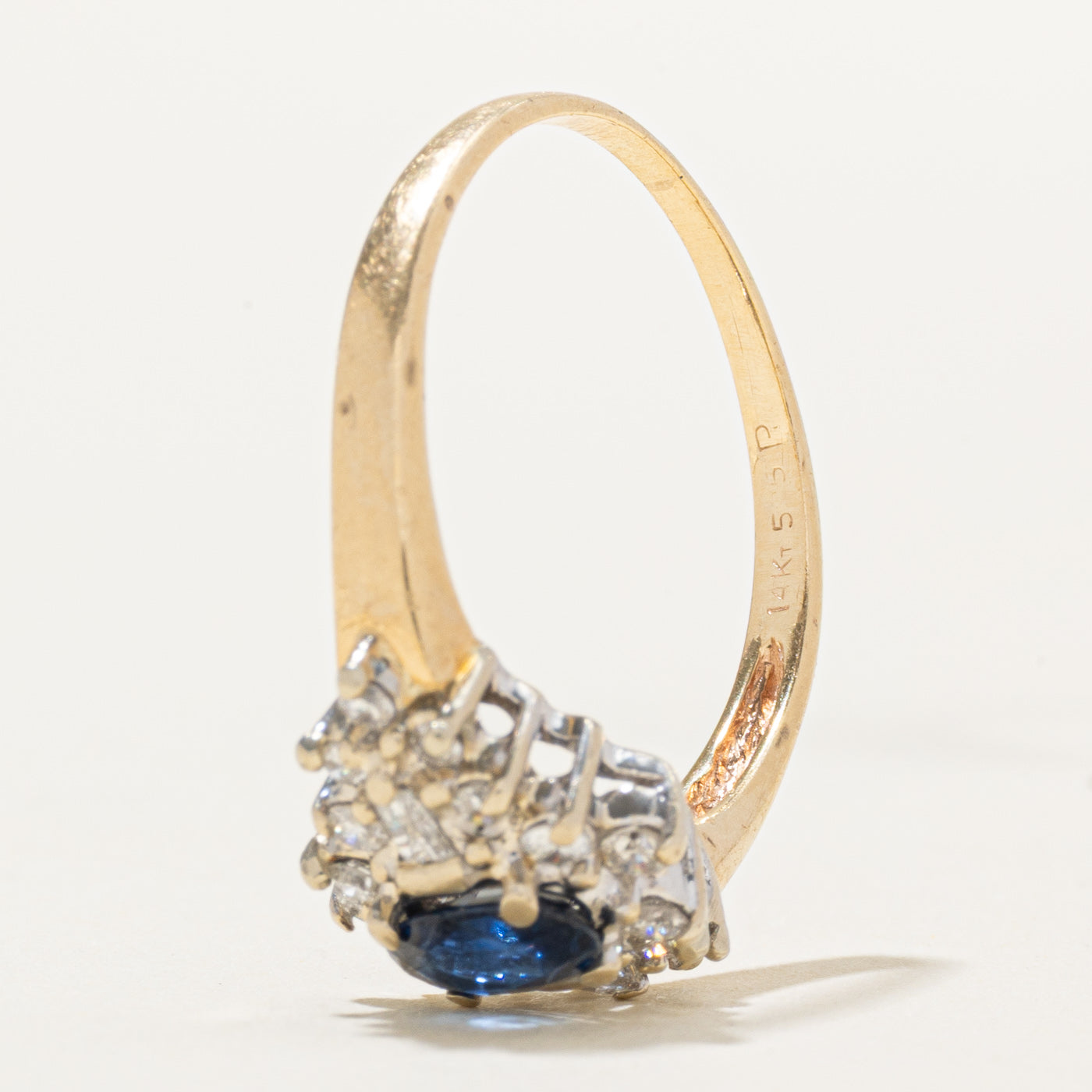 Bague halo pétales en saphir et diamants | 0,50 ct, 0,35 ct au total | Taille 7,5