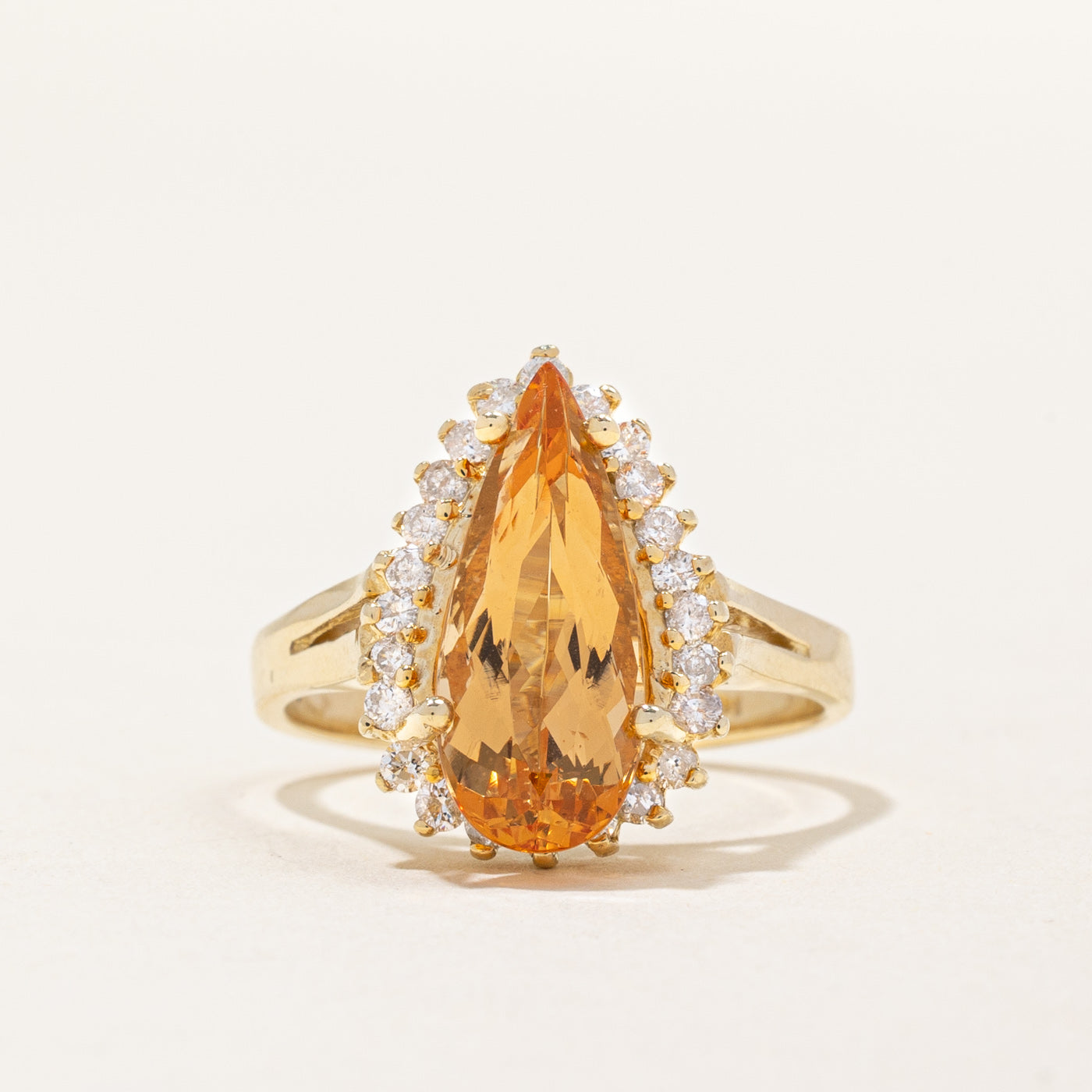 Bague cocktail halo topaze et diamants | 2,30 ct, 0,12 ct au total | Taille 8,25 |