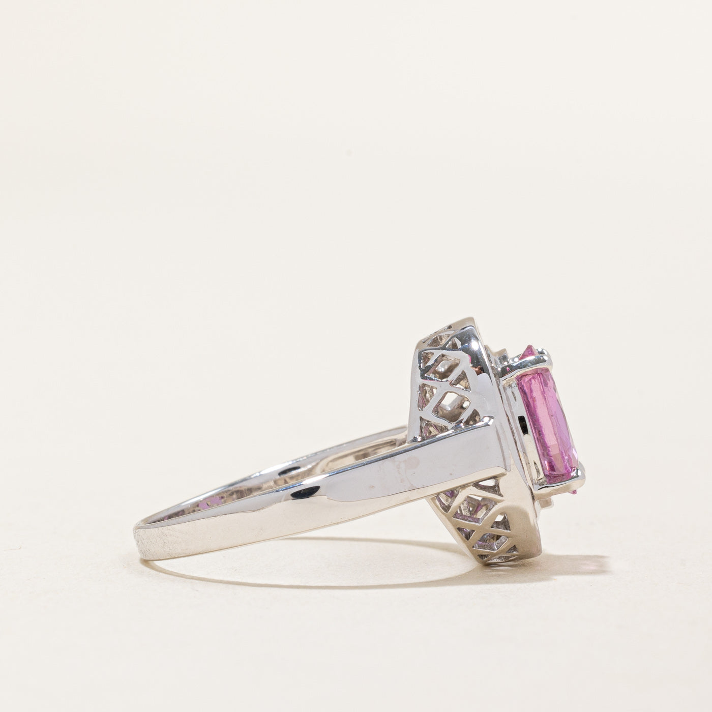 Bague halo saphir rose et diamants | 2,03 ct, 0,45 ct au total | Taille 9,25 |