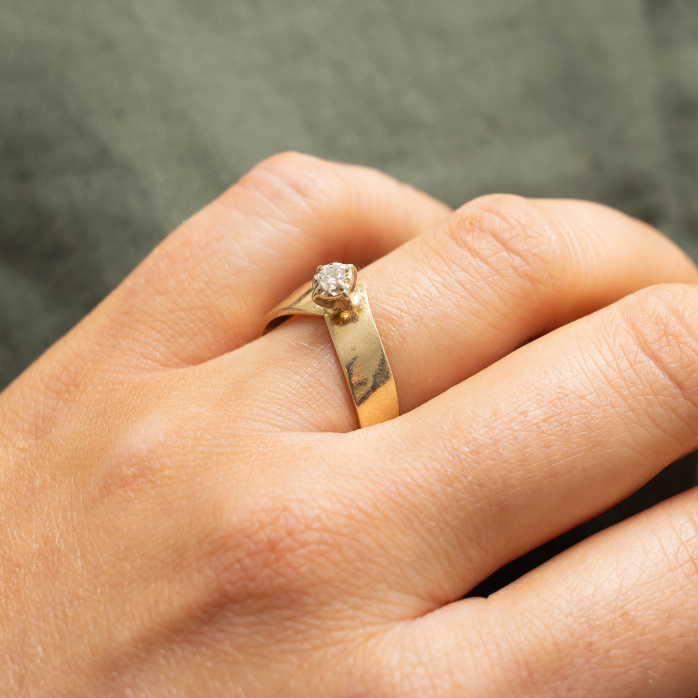 14k Illusion Set Diamond Chevron Ring | 0.12ct | SZ 8.5