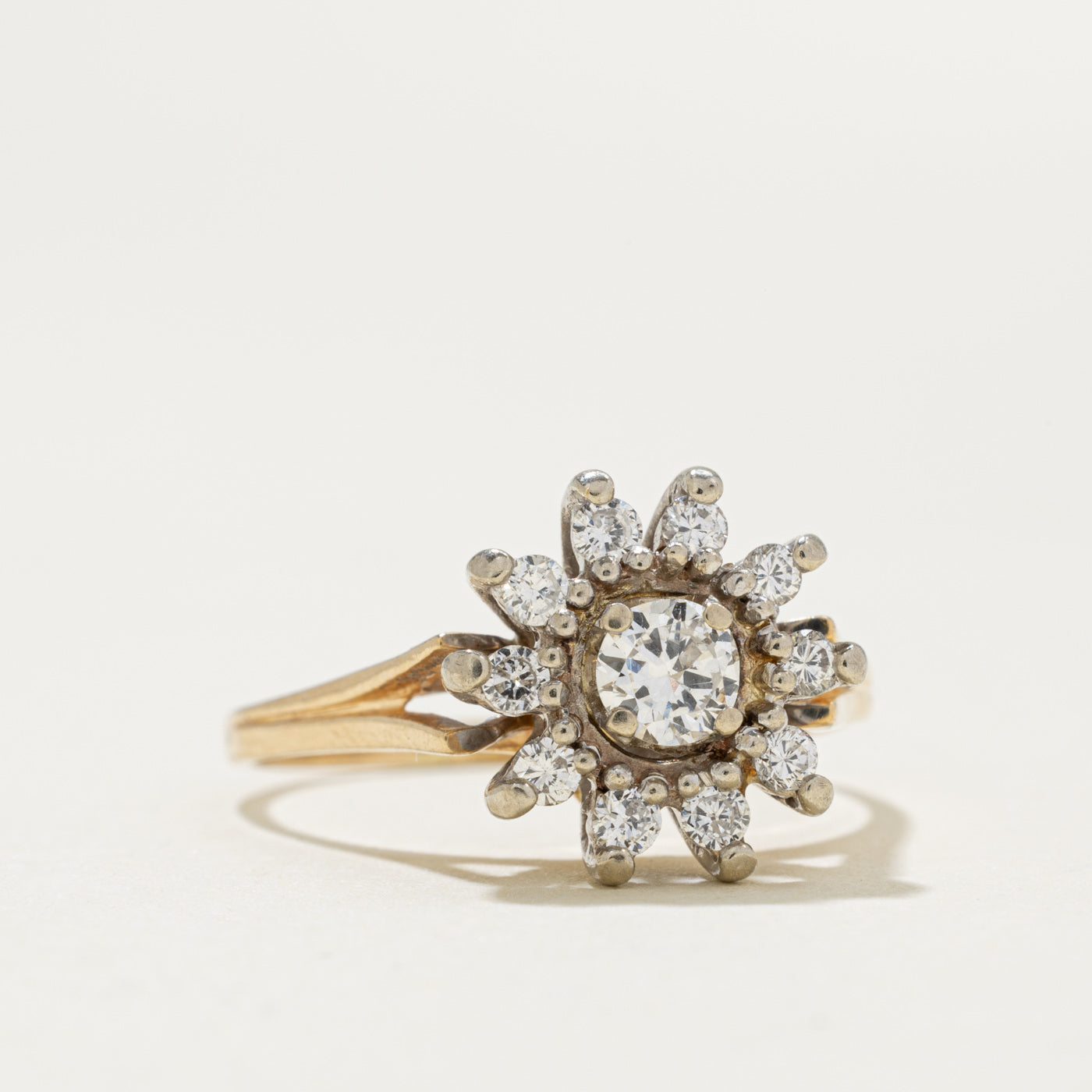 14k Diamond Halo Star Engagement Ring | 0.27ct VS2 G, 0.20ctw | SZ 8