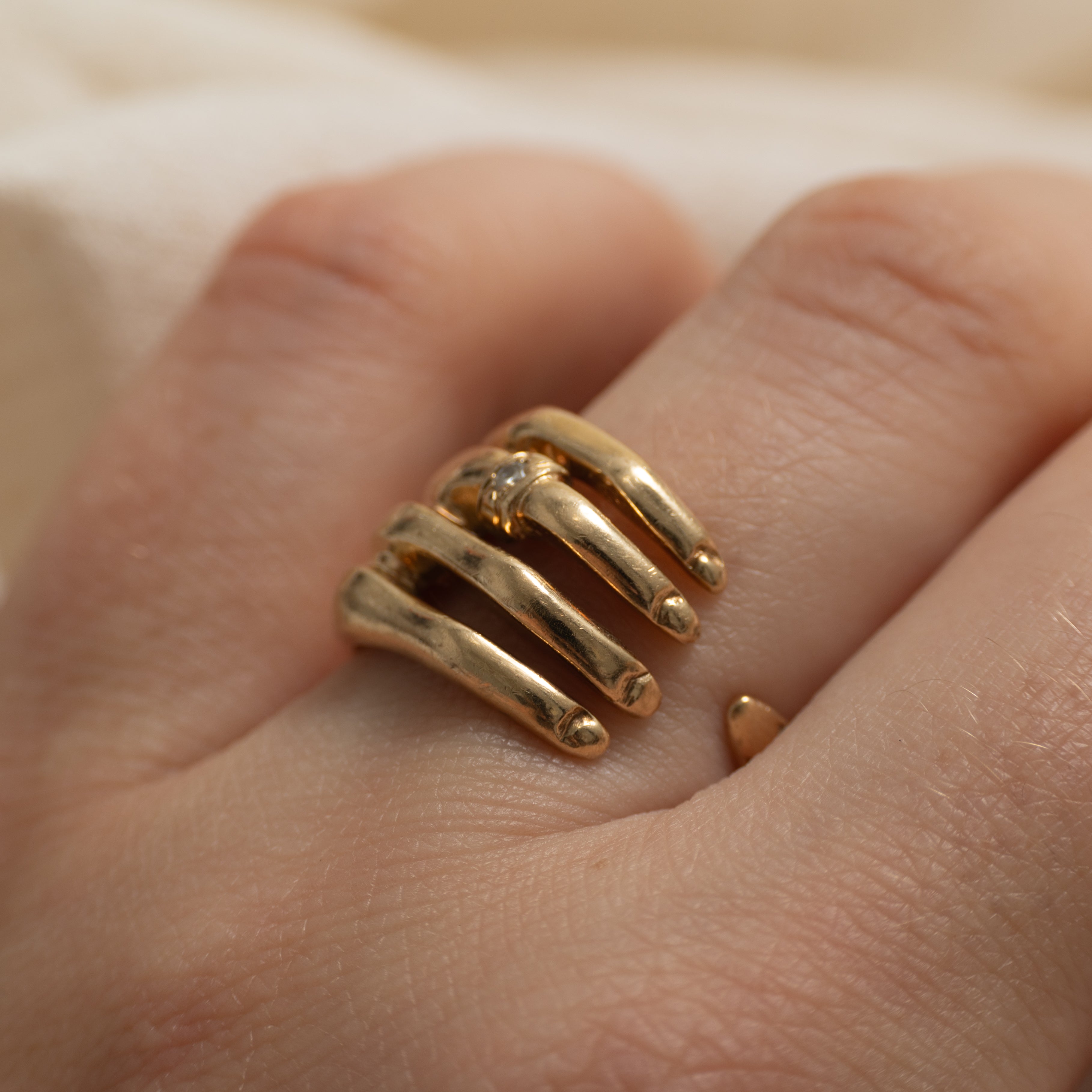 10k Diamond Hand Ring | SZ 8