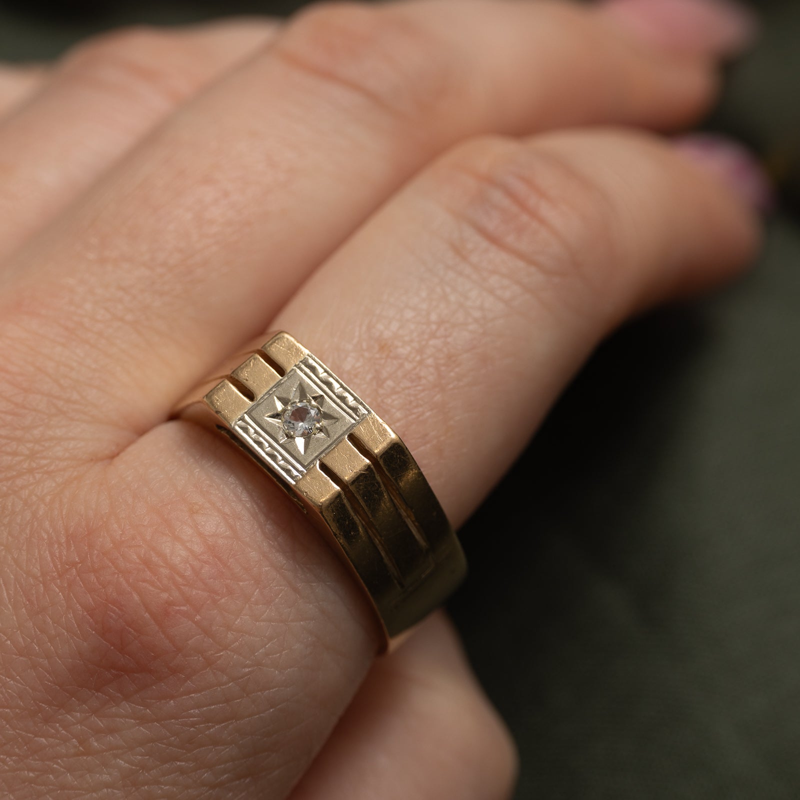 1972 London Synthetic Spinel Ring | 0.06ct | SZ 12.25