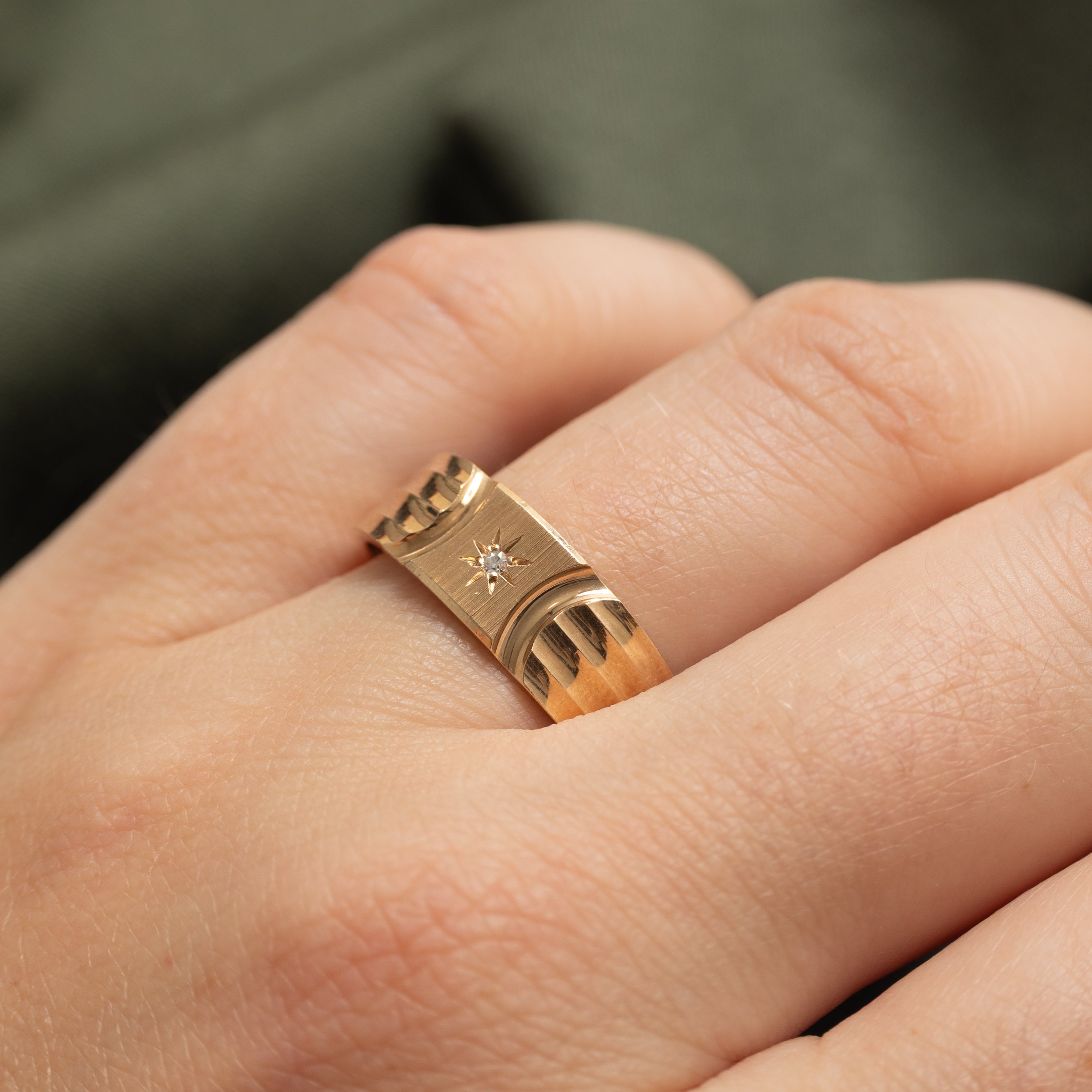 Star Set Diamond Grooved Ring | SZ 9