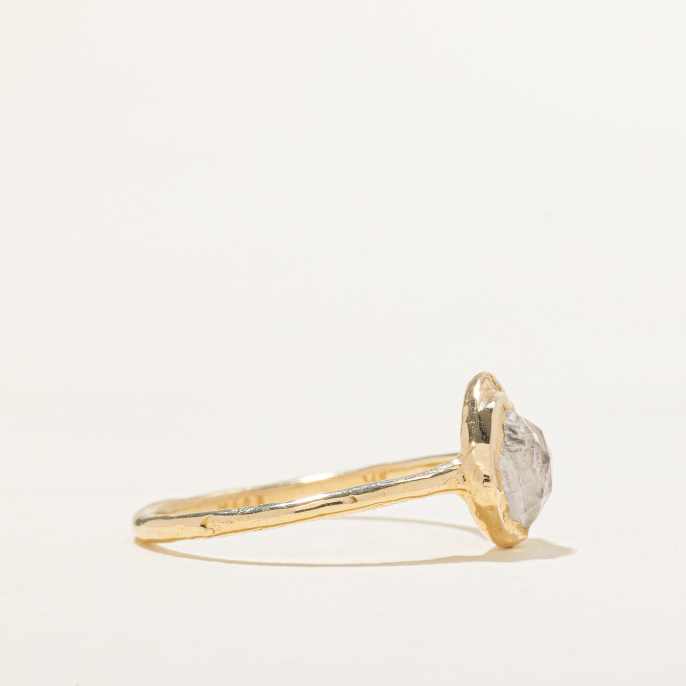 Bague en pierre de lune taille coussin et diamants | 1,00 ct, 0,01 ct au total | Taille 6,5