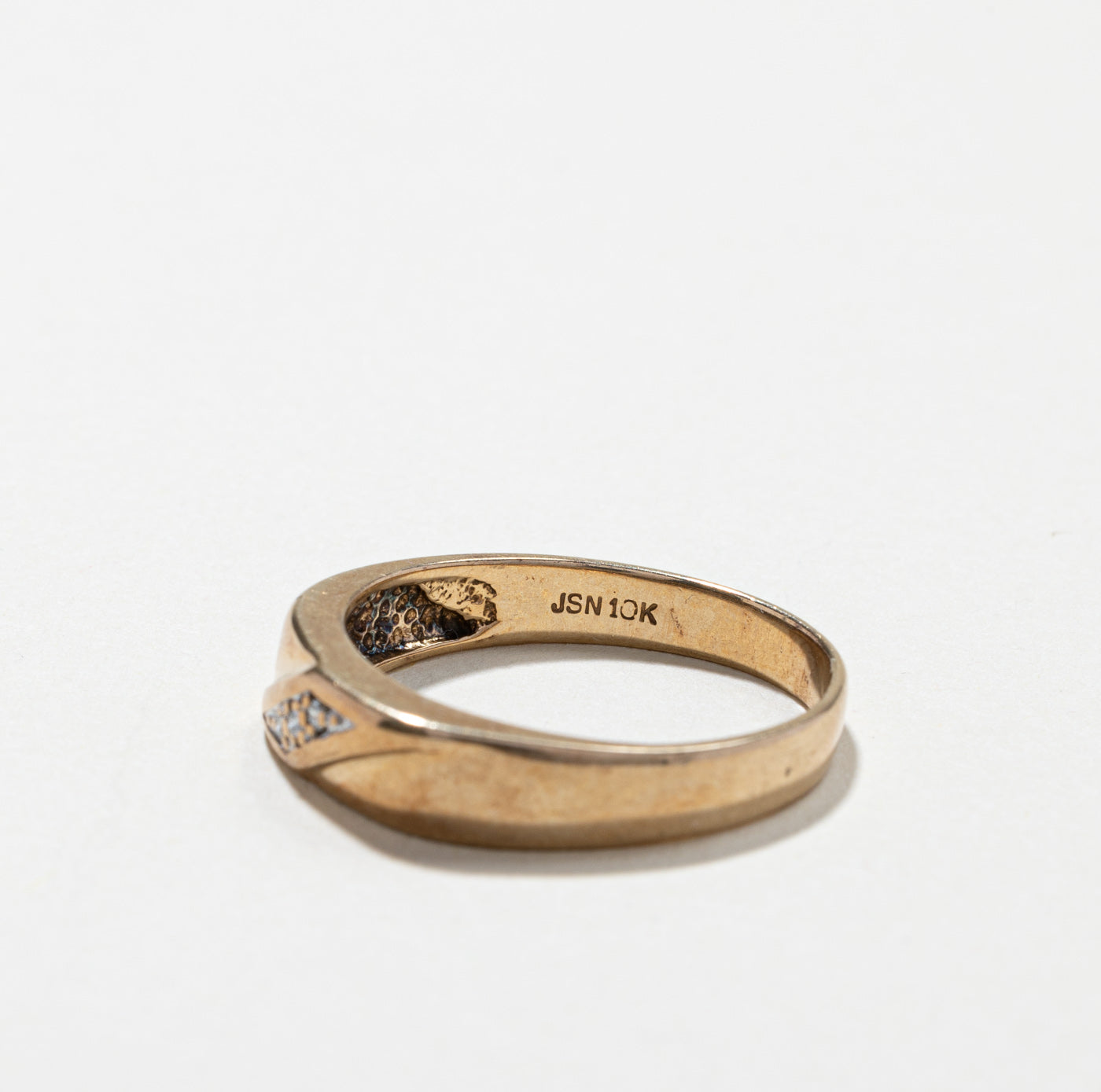 Bague en or et diamants | 0,03 ct | Taille 9,25 |
