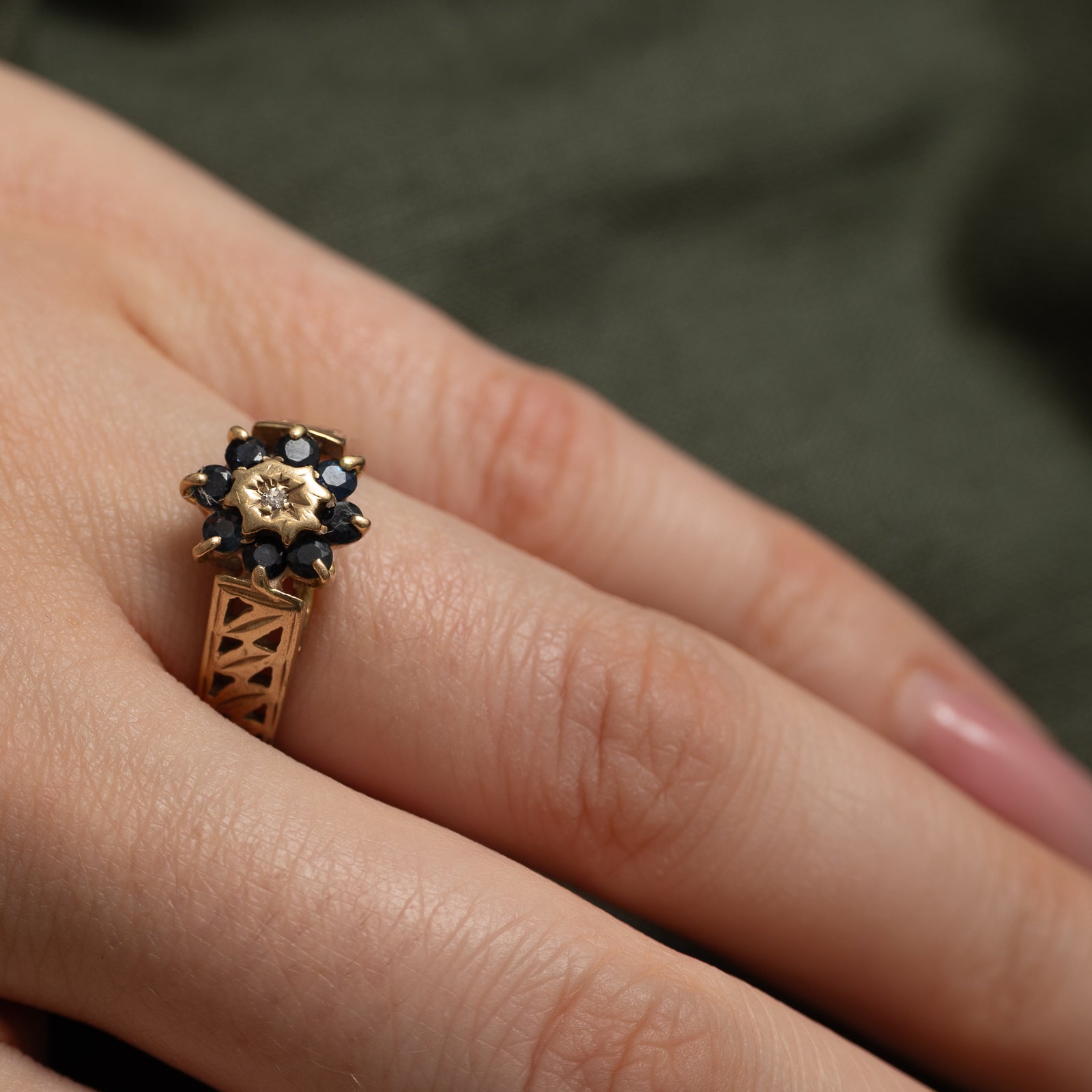 1977 London Sapphire & Diamond Petal Ring | 0.40ctw, 0.005ct | SZ 6.75