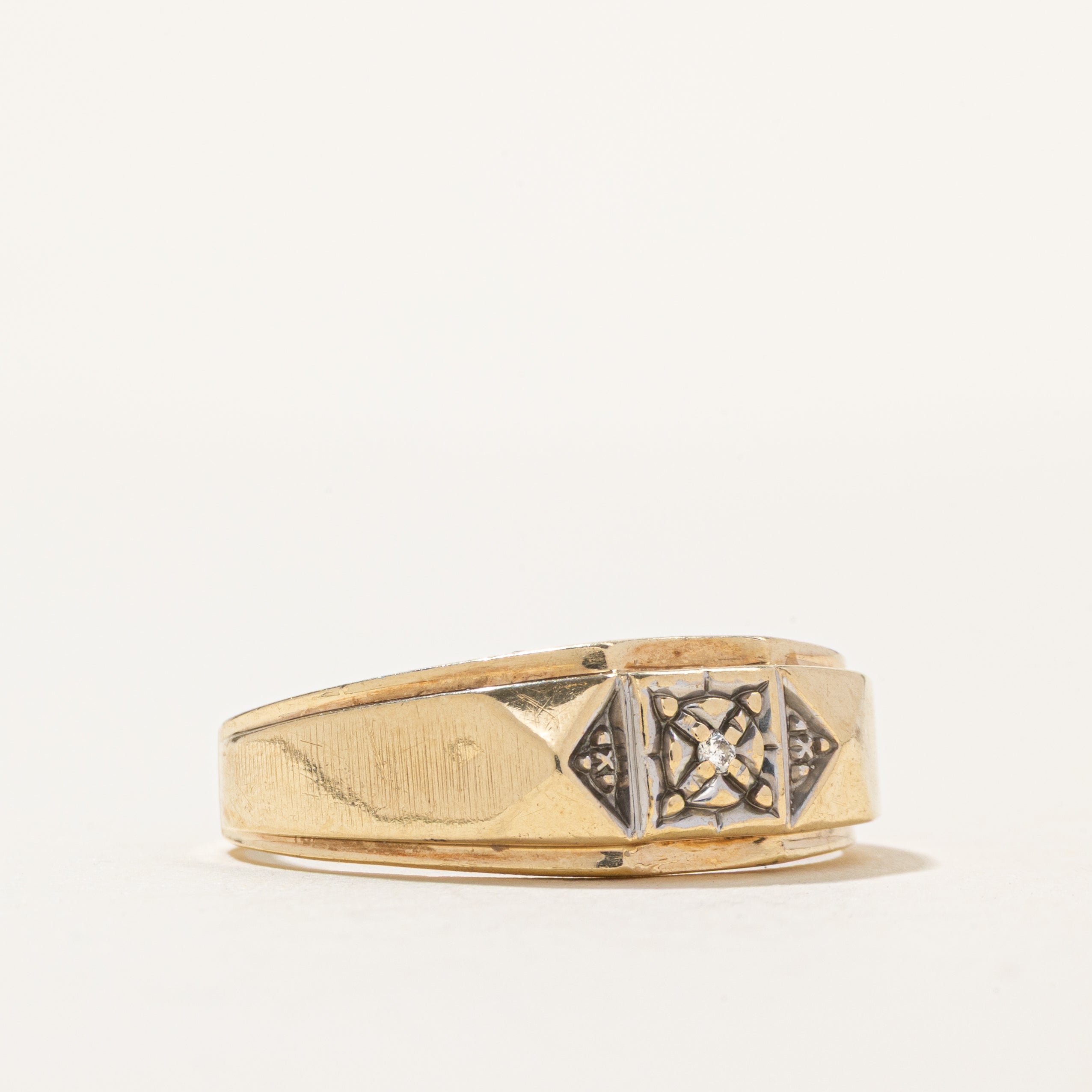 10k Diamond "X" Grooved Signet Ring | SZ 11