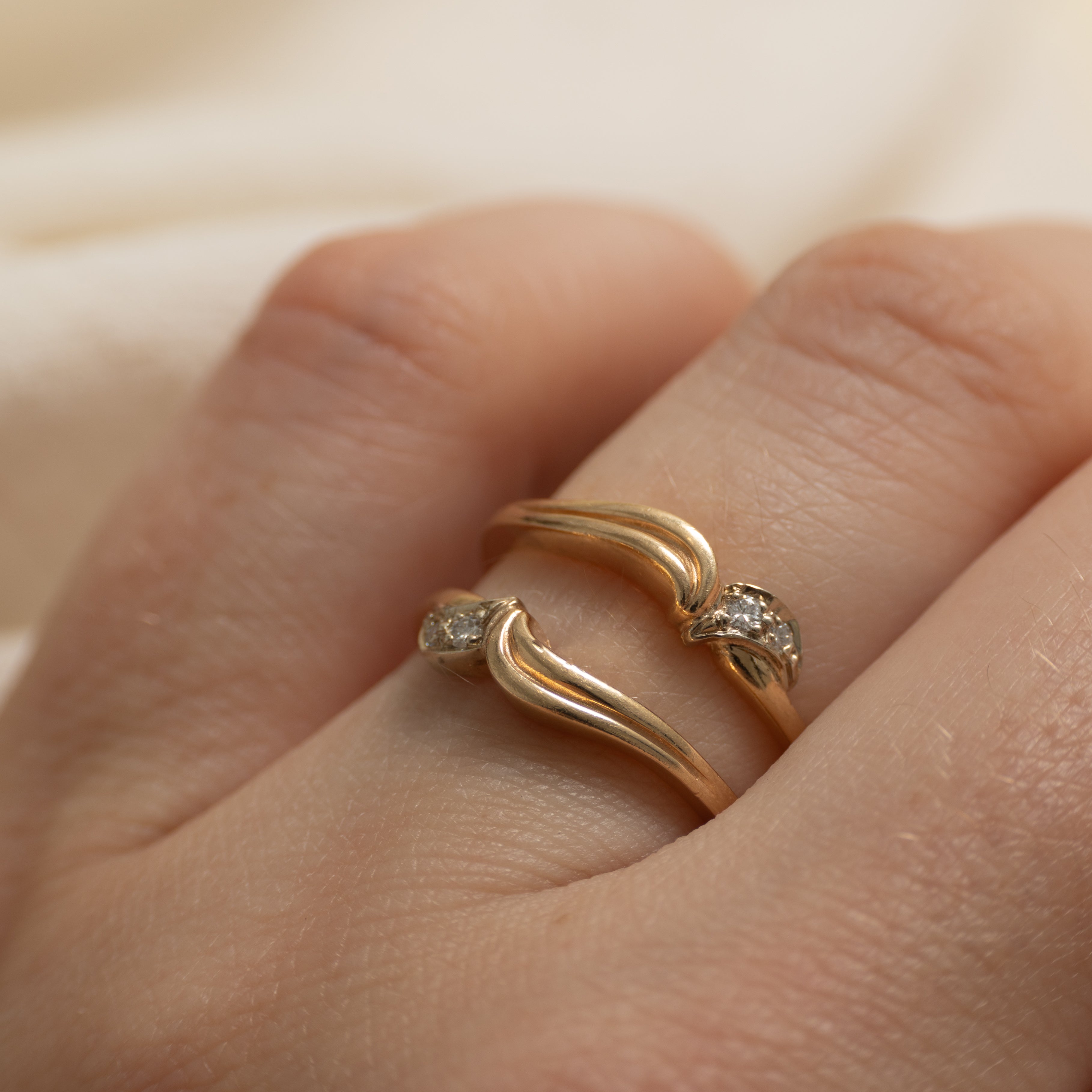 14k Diamond Grooved Wave Ring Guard | SZ 6.25