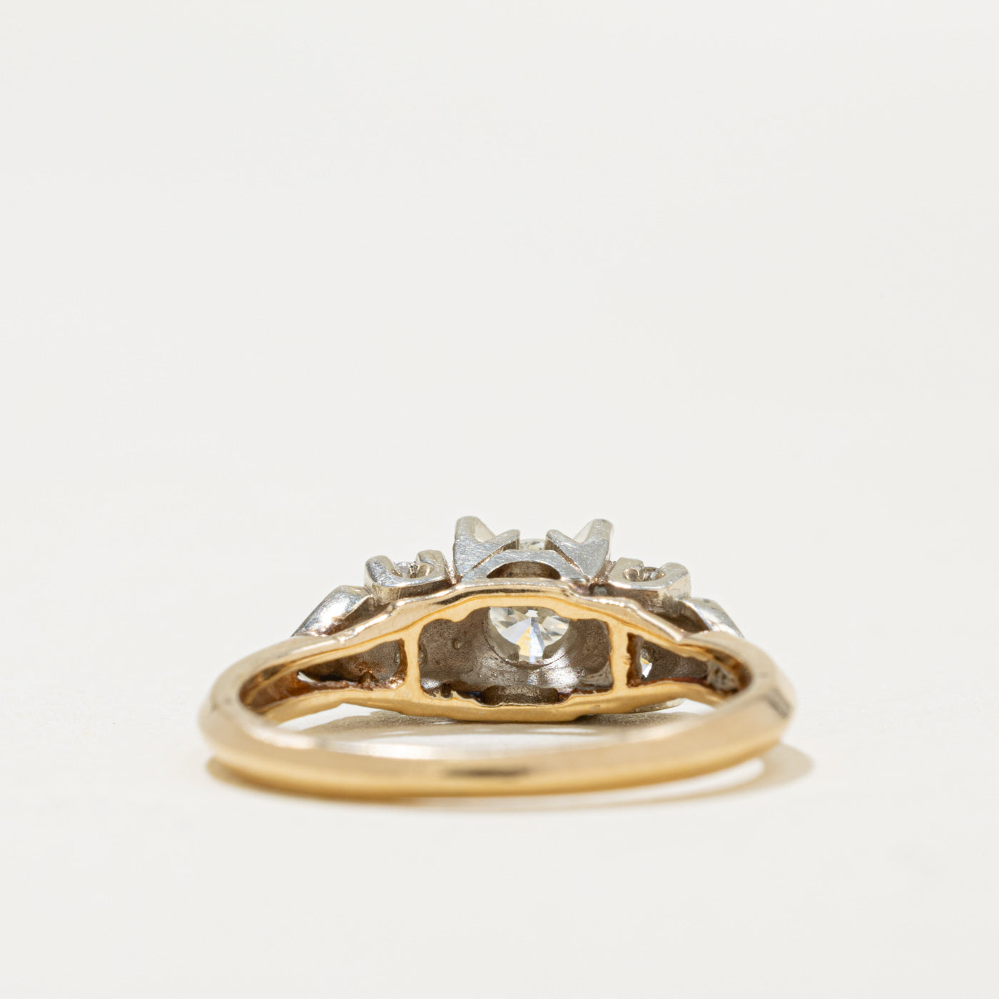 Illusion Set Diamond Accented Ring | 0.29ctw | SZ 4.25