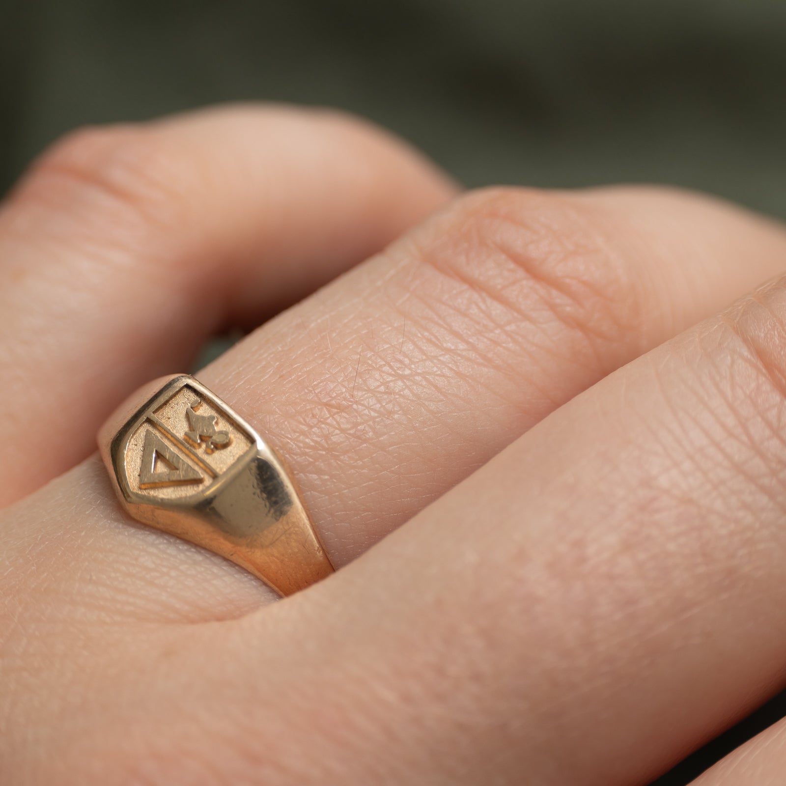 10k Yellow Gold Oil Lamp Embossed Signet Ring | SZ 6.5