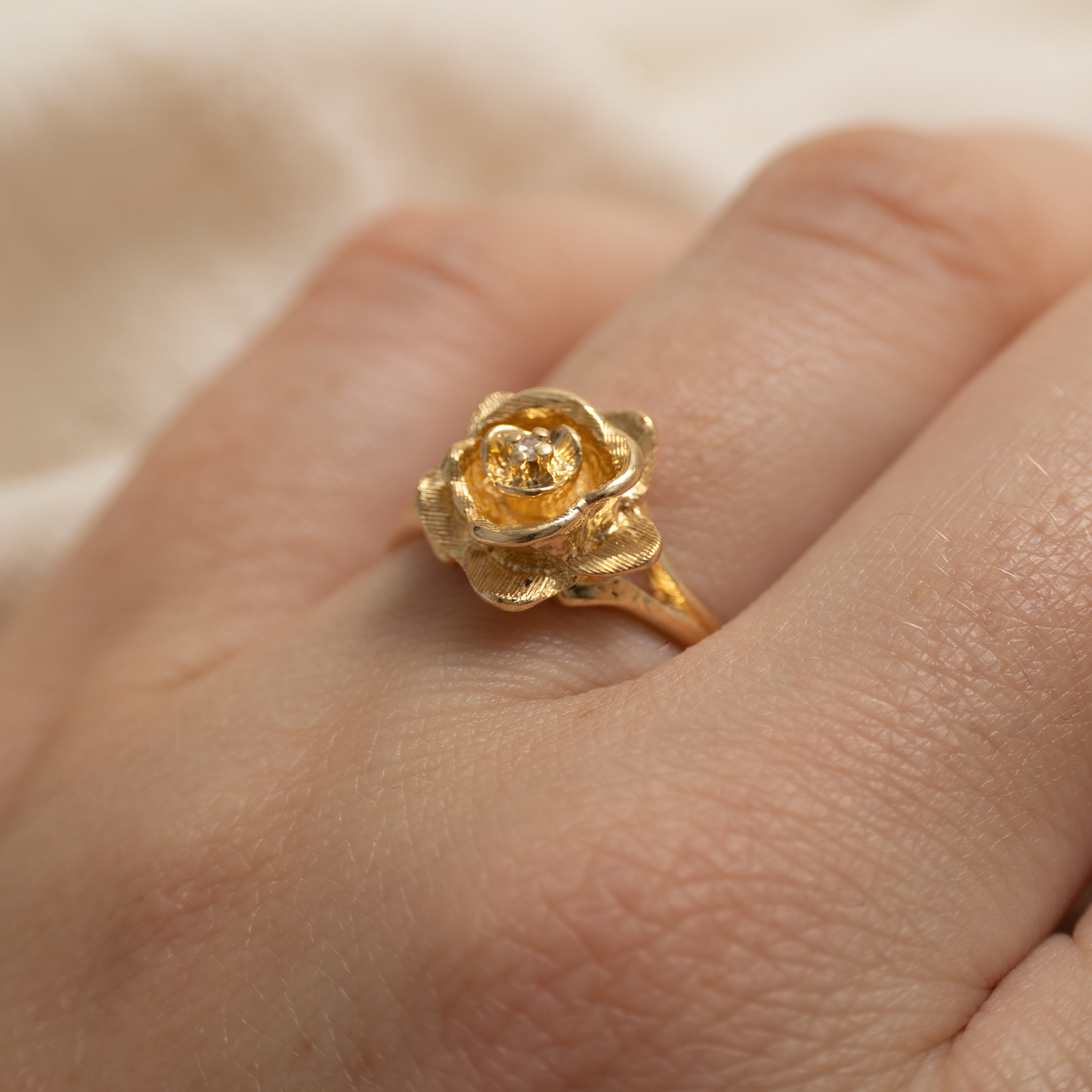 14k Diamond Textured Flower Ring | SZ 6.75