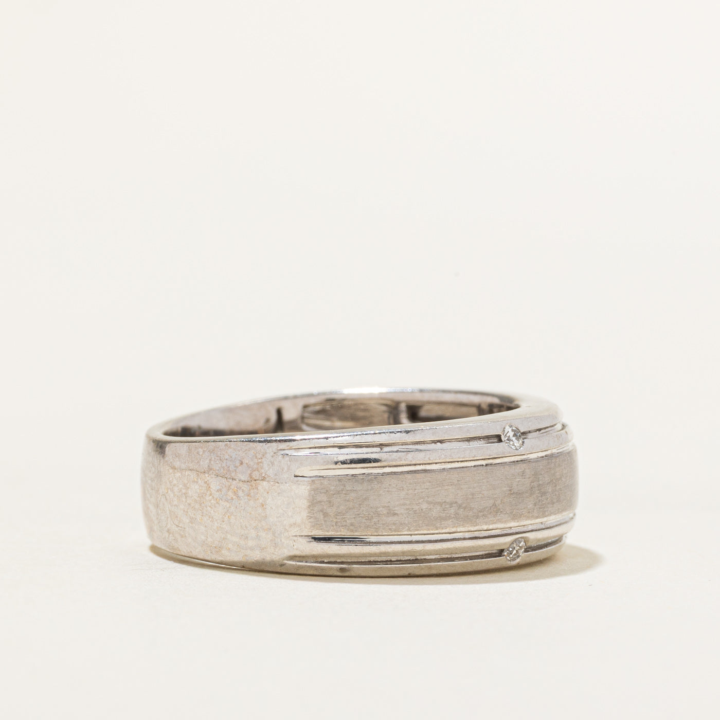 Diamond & Hidden Sapphire Grooved Band | 0.06ct, 0.03ctw | SZ 9