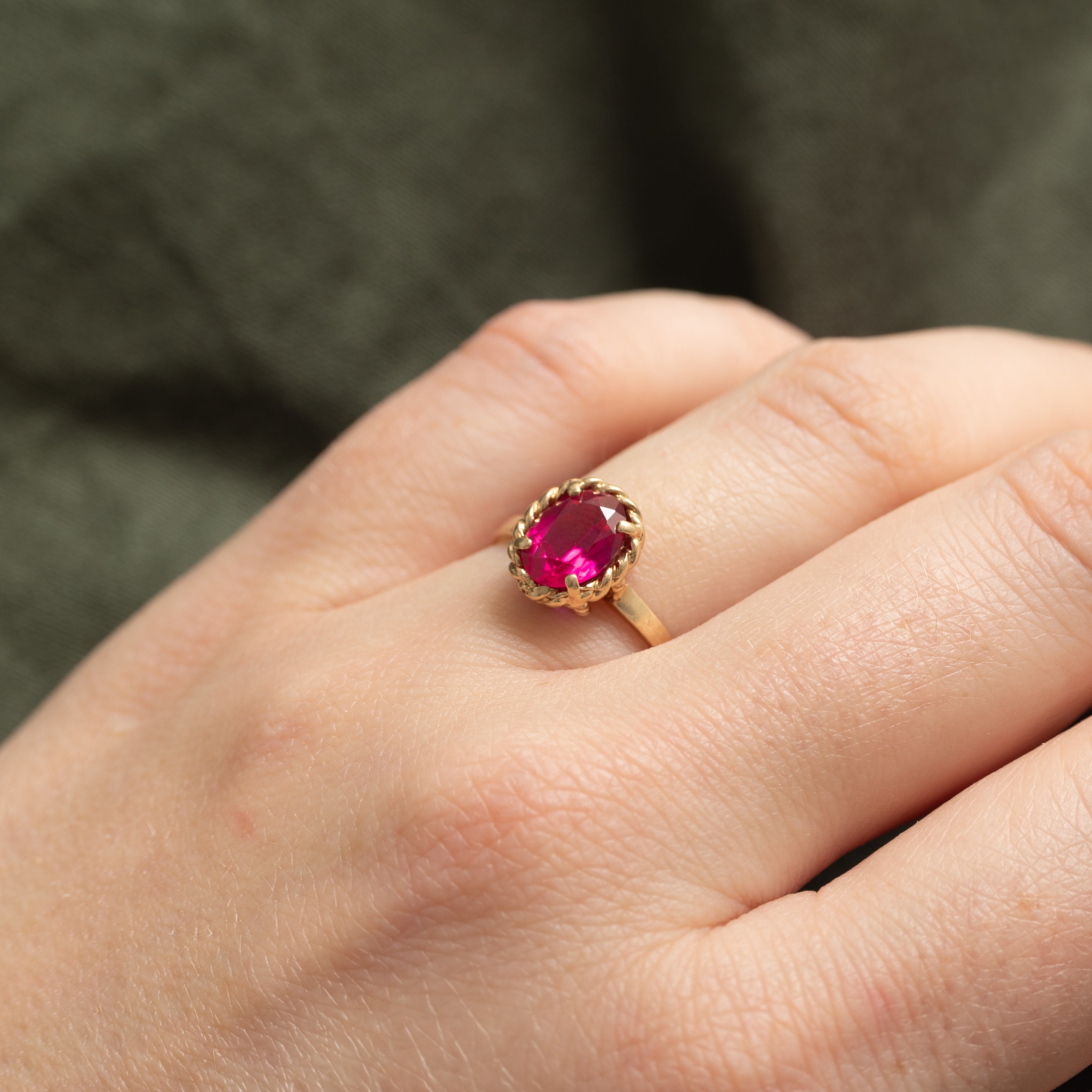 Bague texturée en rubis synthétique à motif corde | 1,3 ct | Taille 6,5 |
