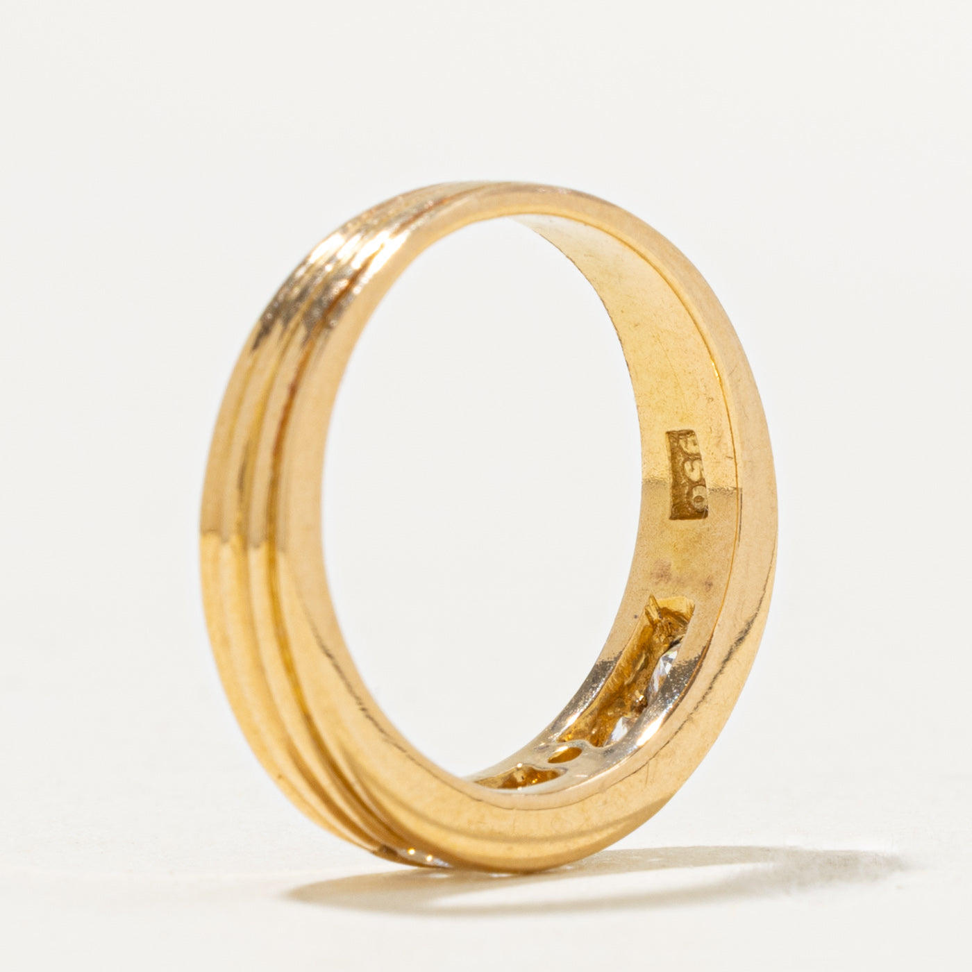 20k Five Stone Diamond Grooved Band | 0.30ctw | 3.80mm | SZ 5.25