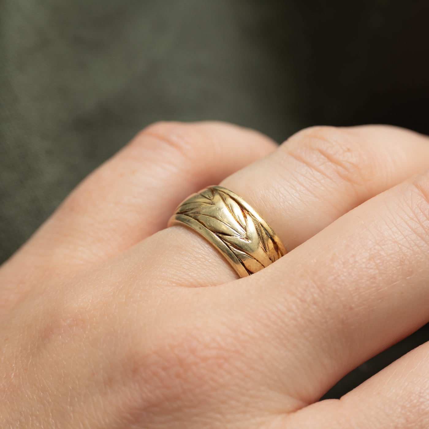 14k Yellow Gold Engraved Cigar Band | 8.20mm | SZ 5.5