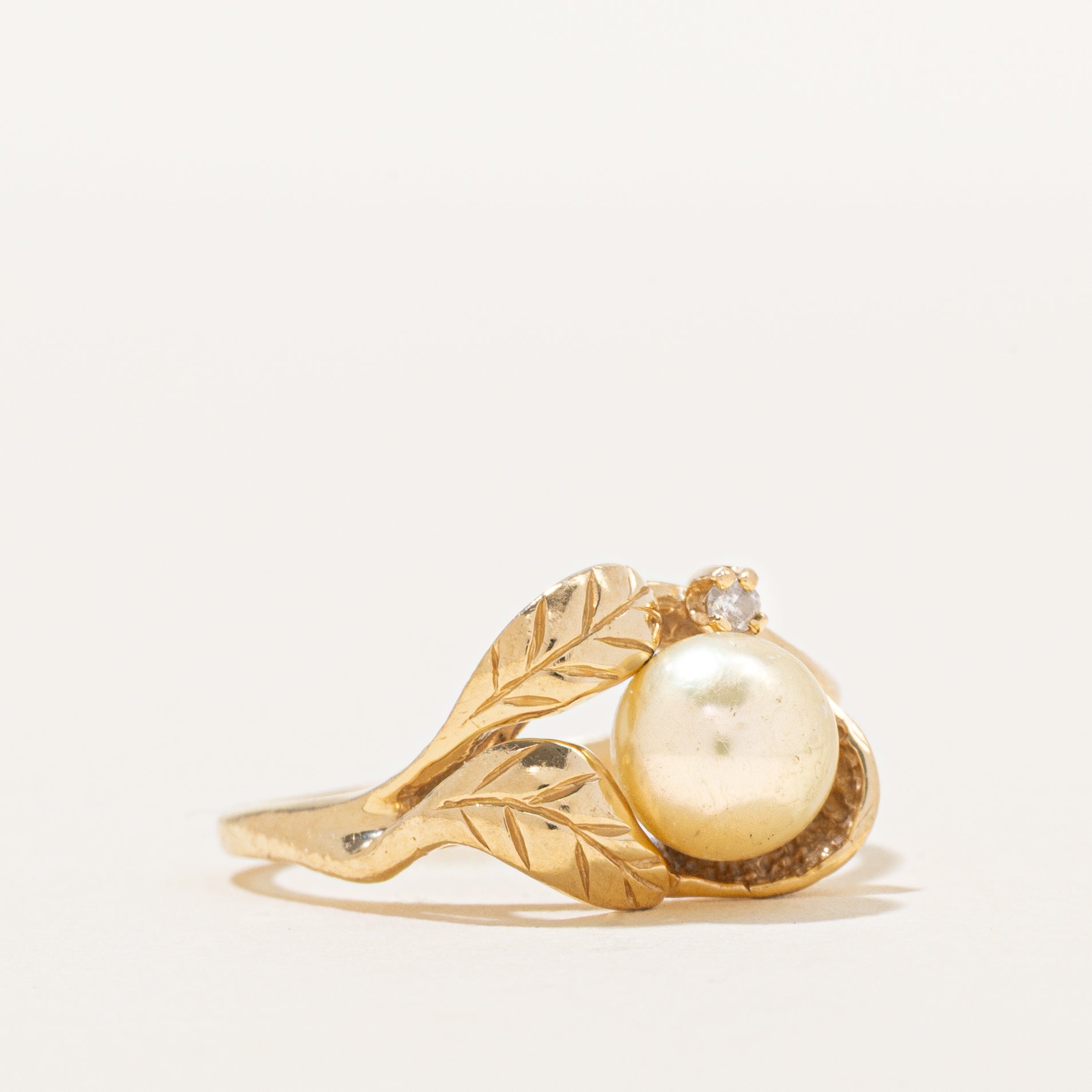 Pearl & Diamond Leaf Motif Ring | 0.02ct | SZ 6.75