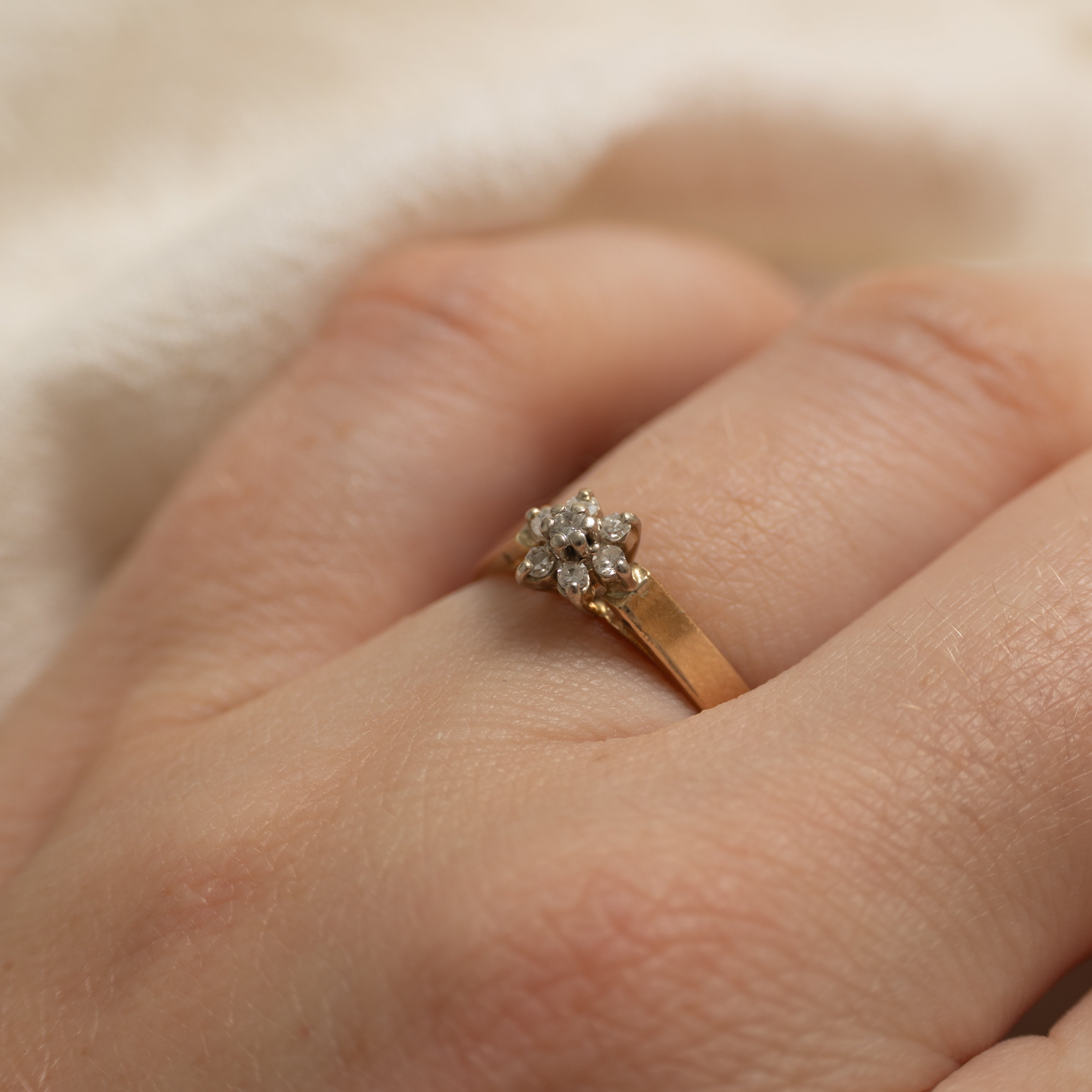 14k Diamond Cluster Petal Ring | SZ 5