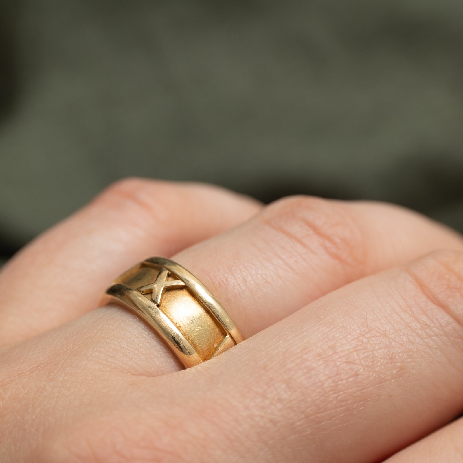 15k Yellow Gold Roman Numeral Band | 8mm | SZ 6.25