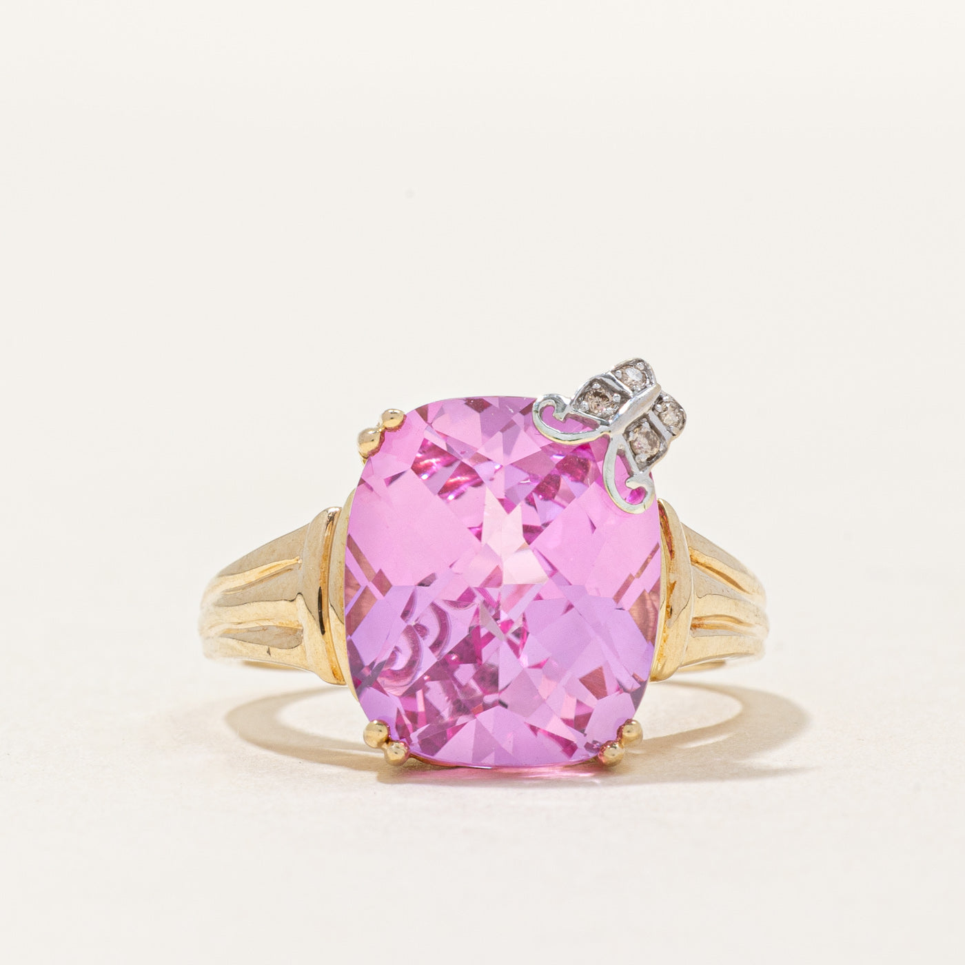 Bague cocktail en saphir rose synthétique et diamants naturels | 12,50 ct, 0,03 ct au total | Taille 9 |