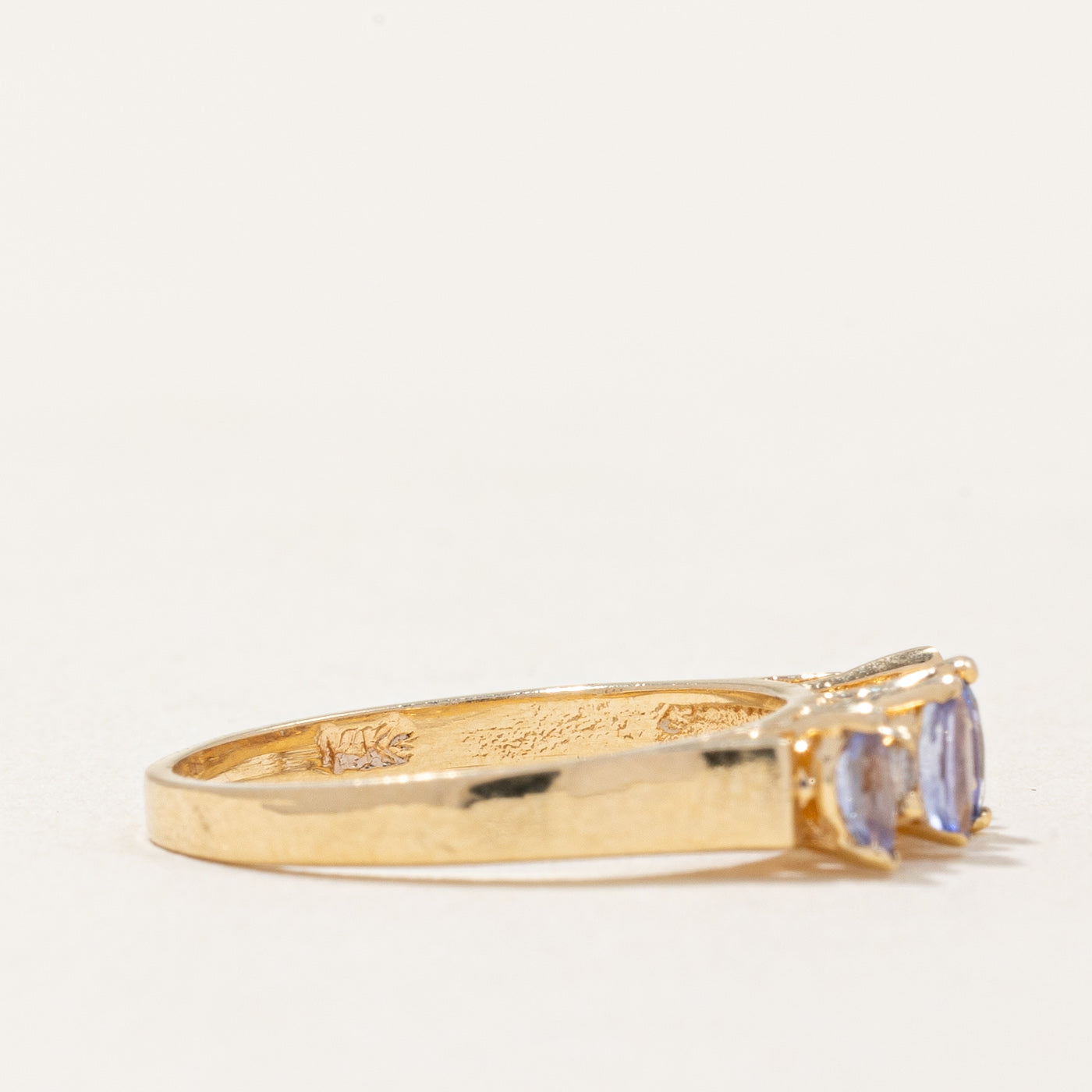 Bague cocktail en tanzanite et diamants | 0,24 ct, 0,06 ct | Taille 5 |