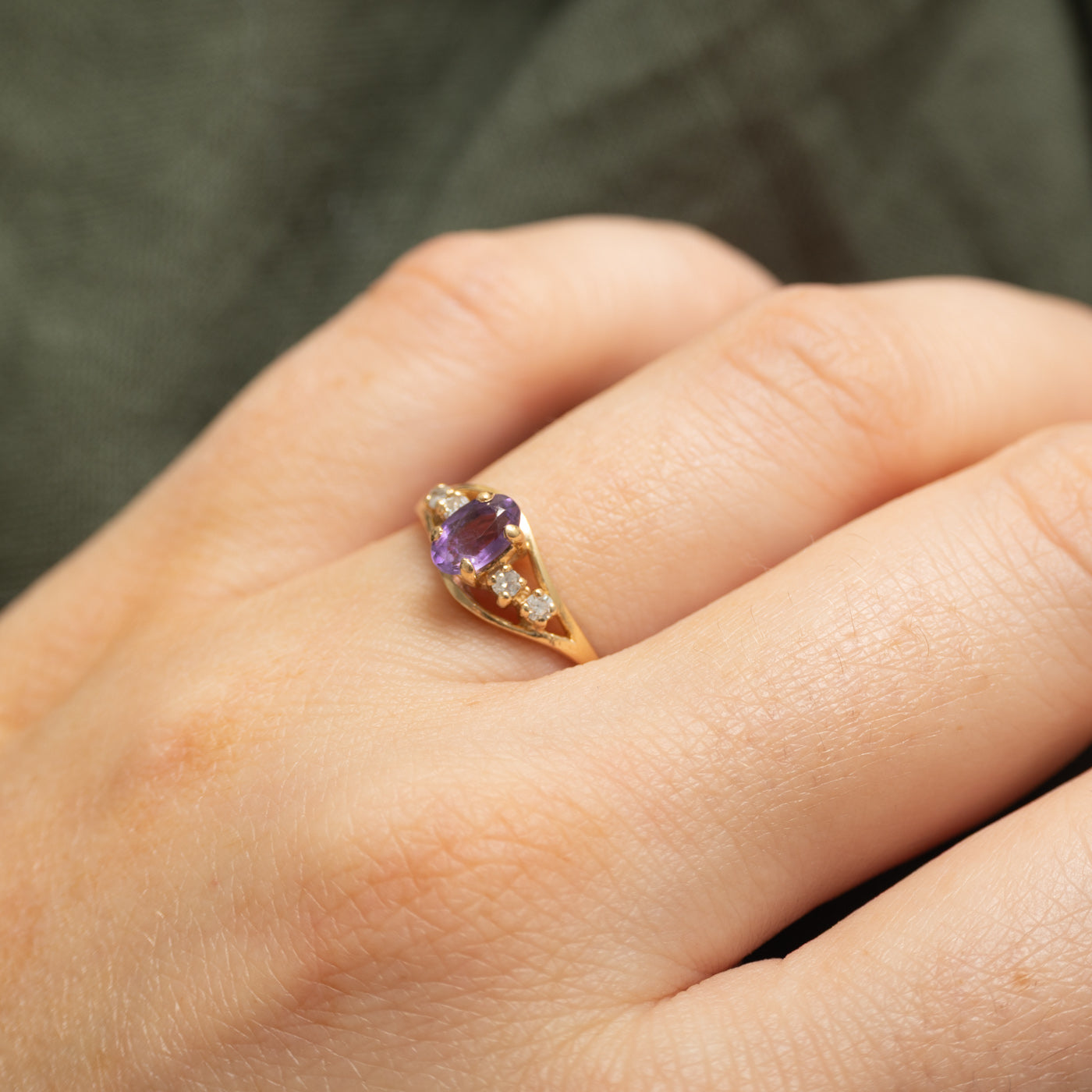 Oval Cut Amethyst & Diamond Cluster Wave Ring | 0.37ct, 0.08ctw | SZ 6.25