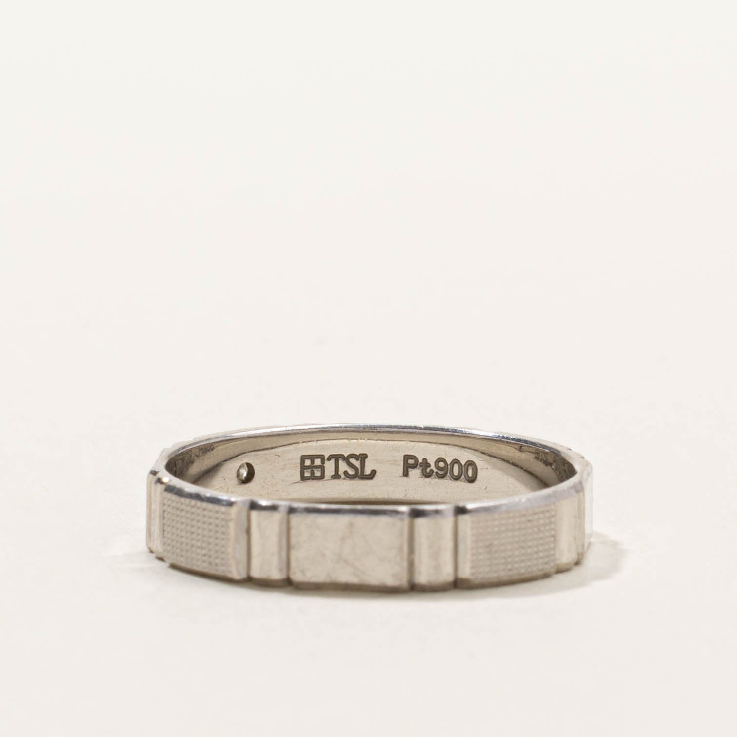 900 Platinum Diamond Textured Fluted Band | 3.80mm | SZ 8