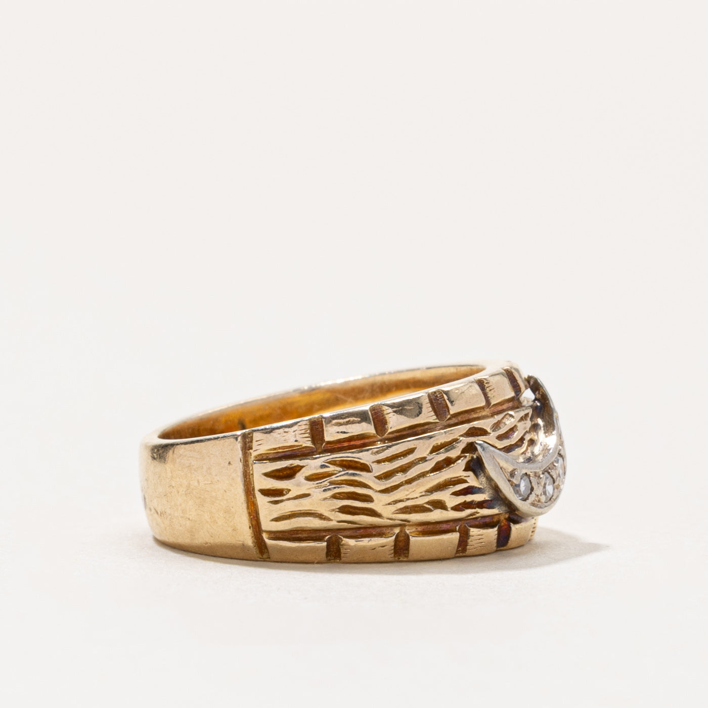 14k Diamond Moon Textured Band | SZ 4