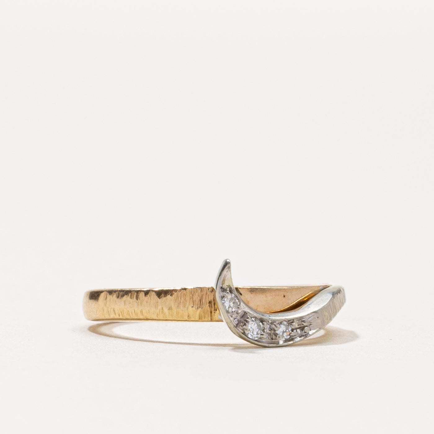 14k Diamond Textured Wave Ring | SZ 5